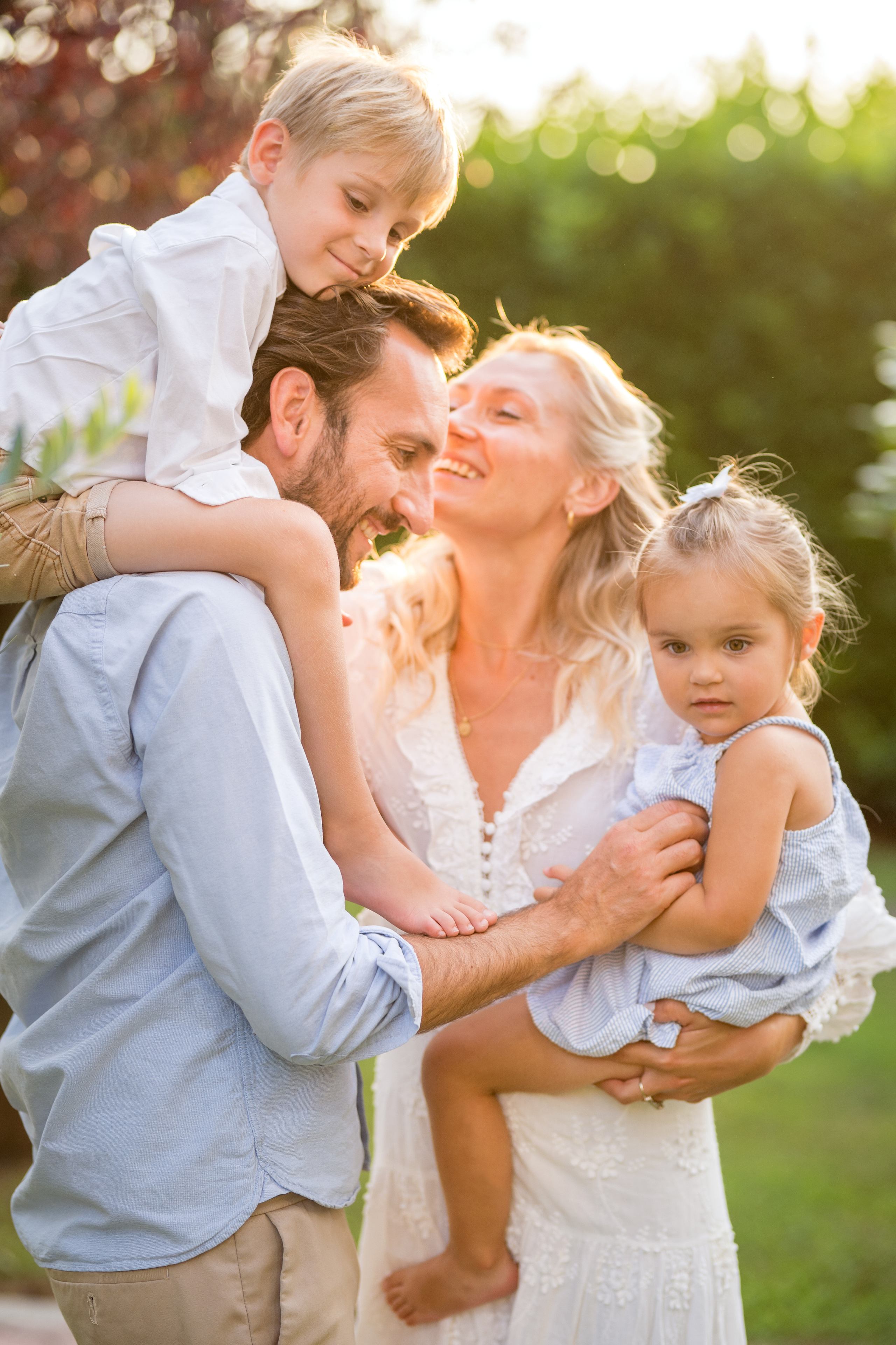 Семейная фотосессия в саду. Катя Халдеева Фотограф Саратов