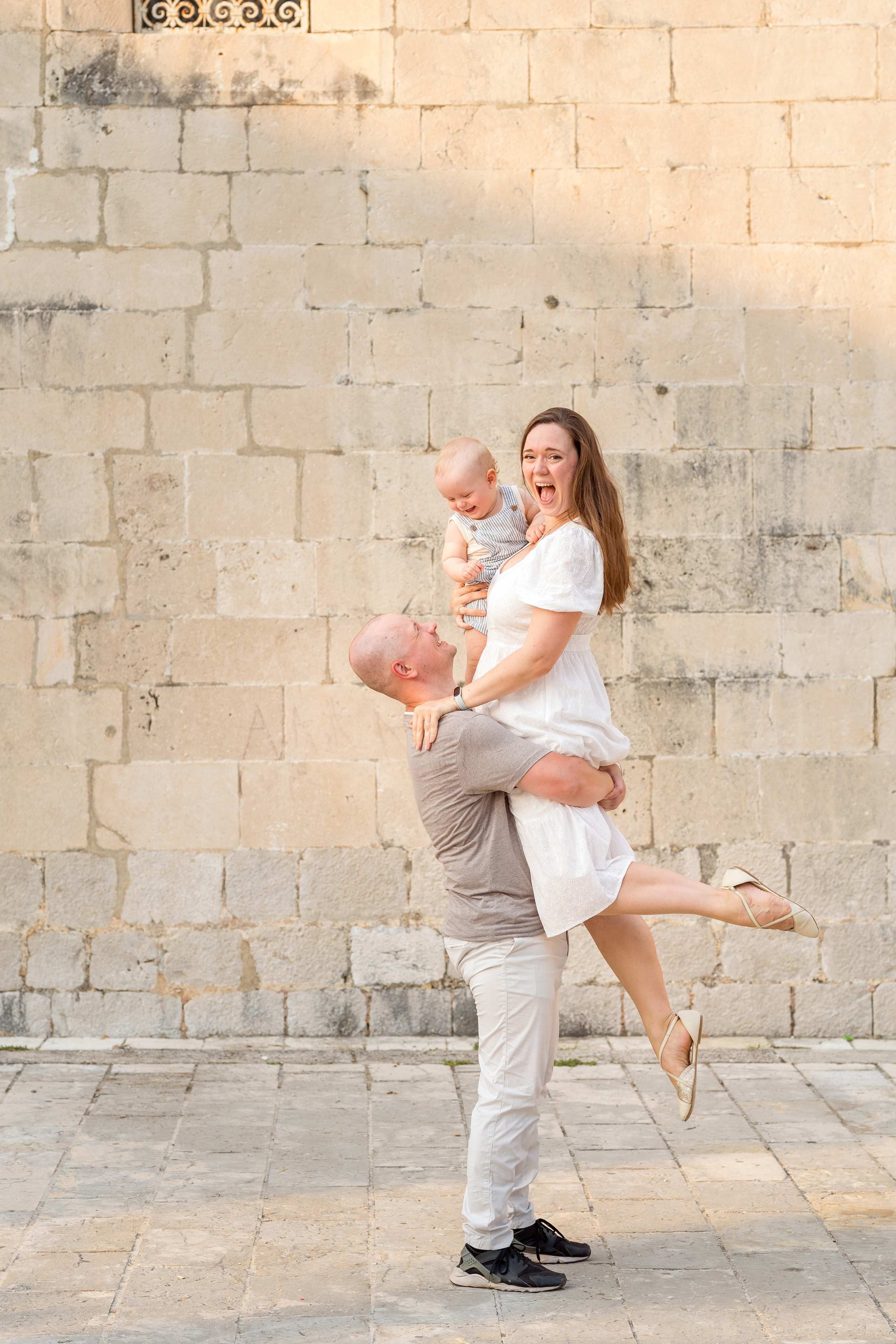 Family photoshoot in Perast Montenegro. Kate Khaldeeva photographer in Saratov