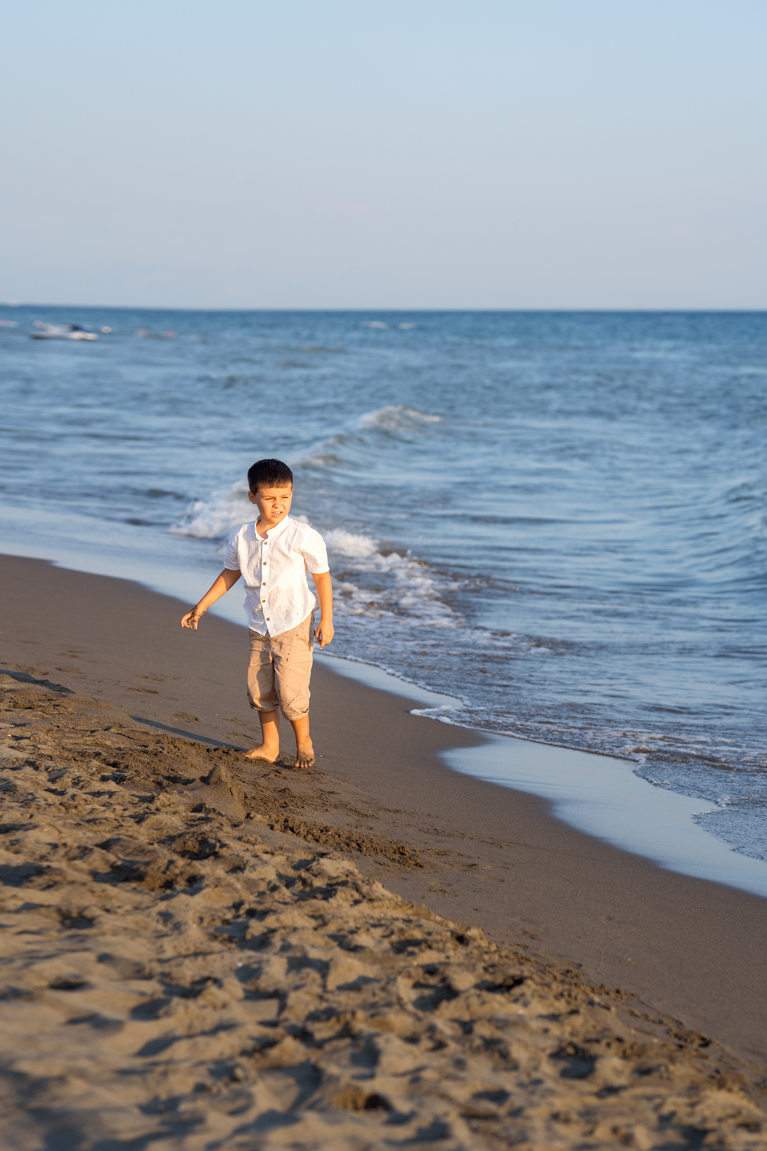Закатная съёмка семьи на морском побережье. Катя Халдеева Фотограф Саратов