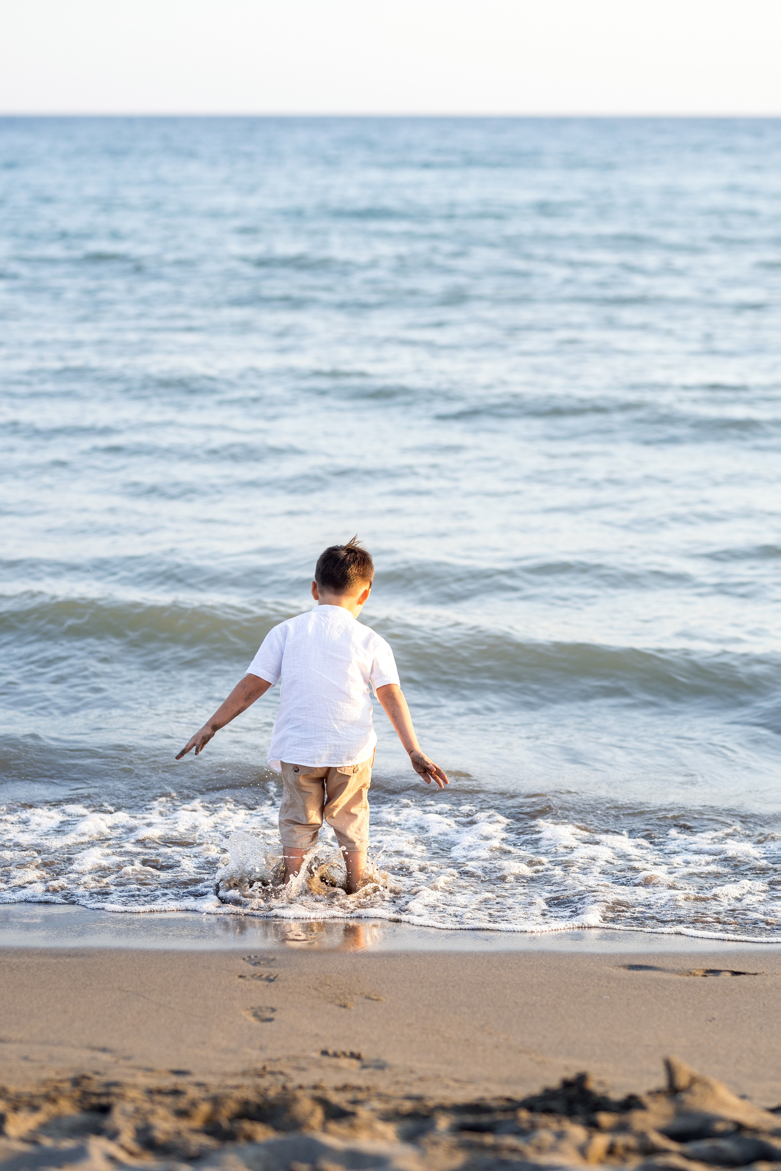 Закатная съёмка семьи на морском побережье. Катя Халдеева Фотограф Саратов