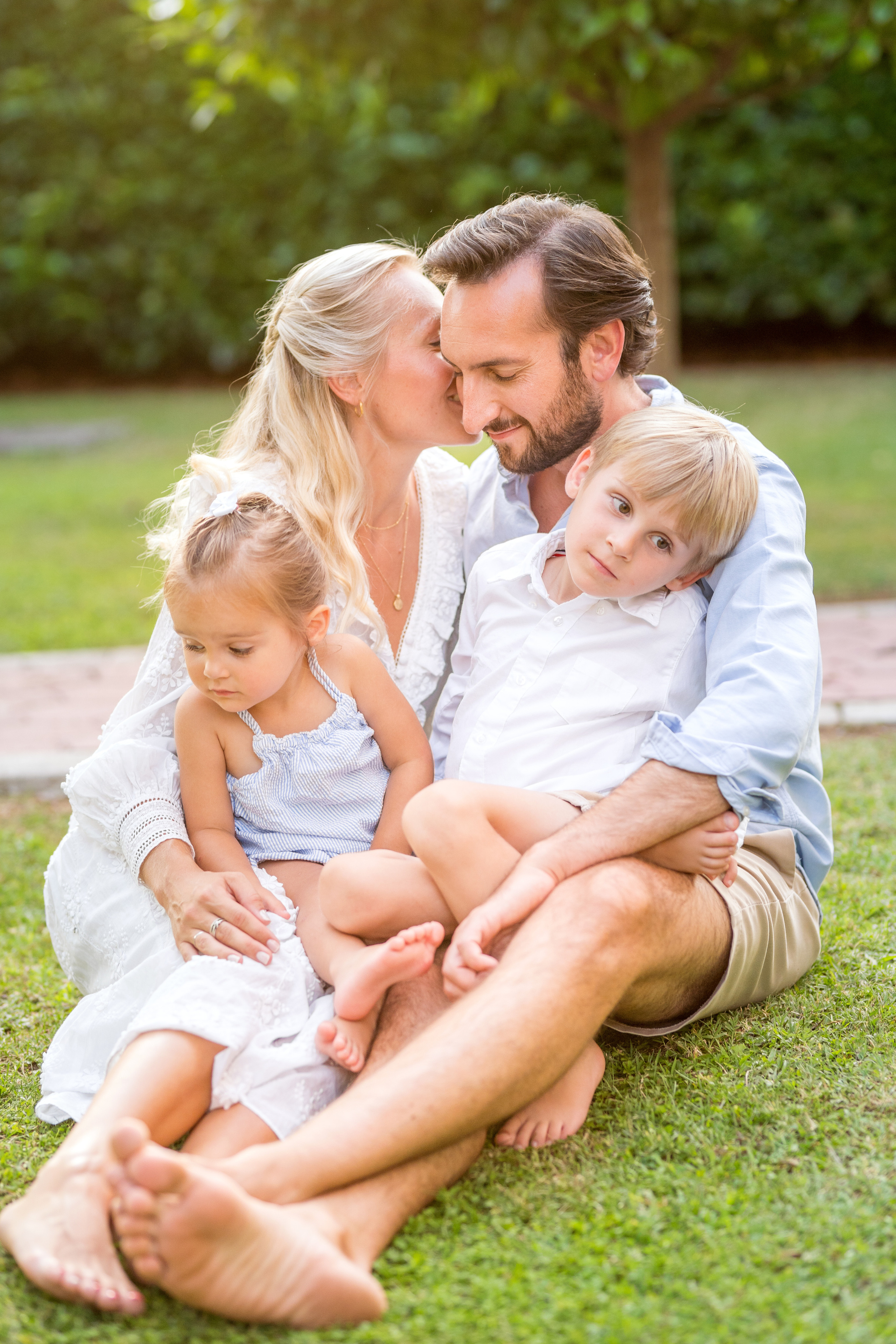 Семейная фотосессия в саду. Катя Халдеева Фотограф Саратов