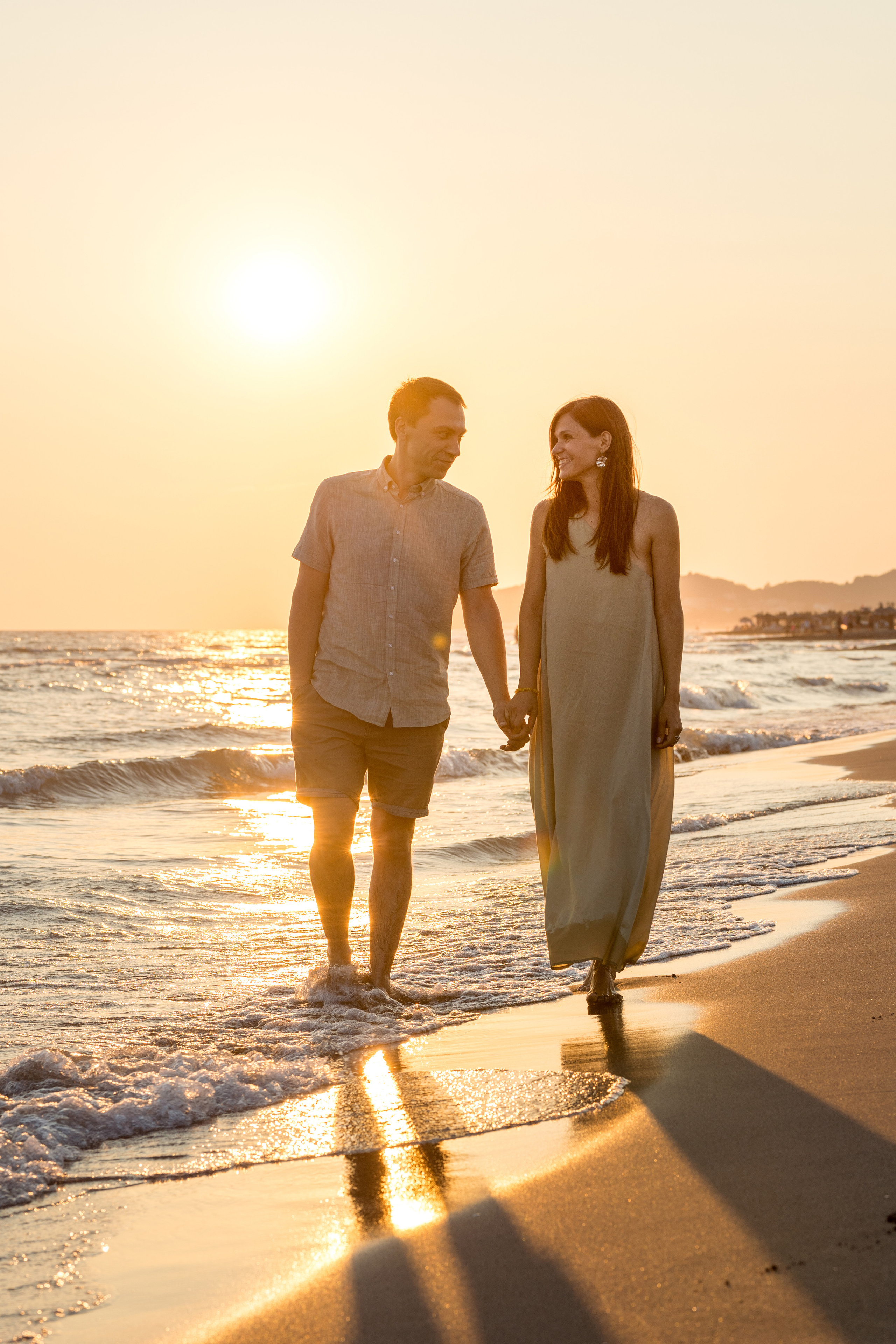 Закатная съёмка семьи на морском побережье. Катя Халдеева Фотограф Саратов