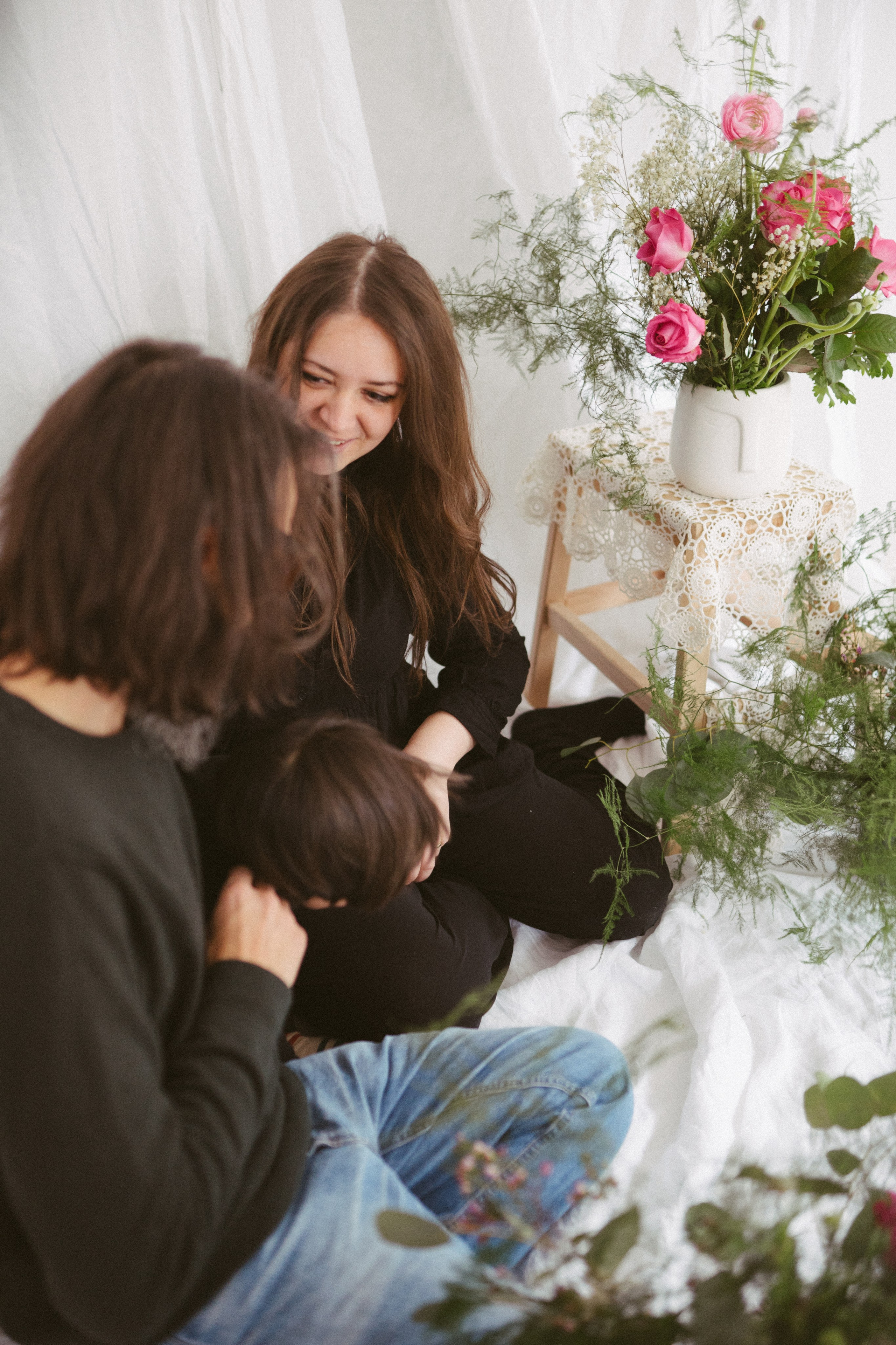 Ședințe Foto Primăvara Colorată Brașov | Mădălina Beda. Madalina Beda- Artist vizual, fotograf, doula la nastere, consultant babywearing Brasov si in toata tara