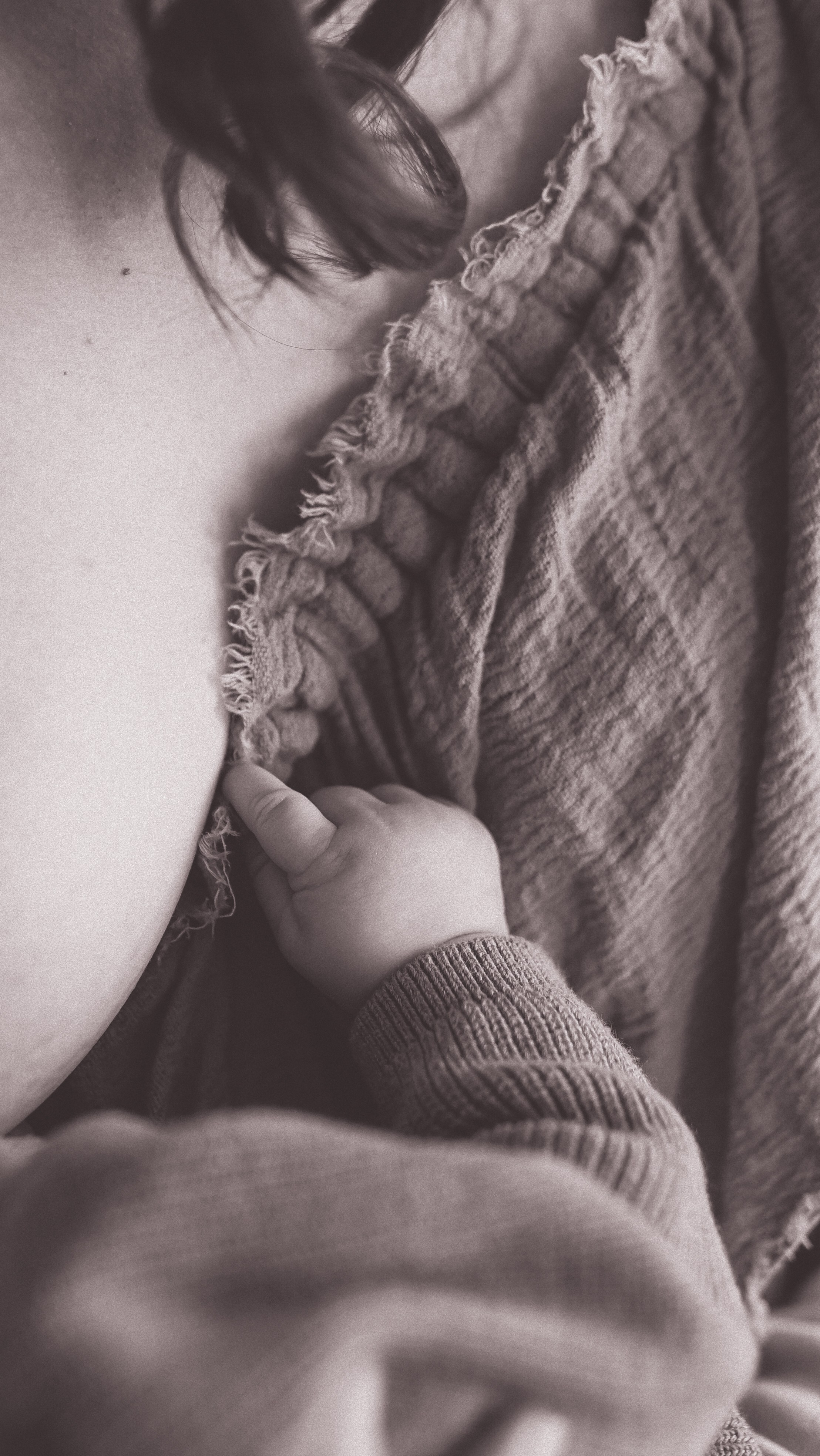 Mother Earth: Proiect de Fotografie Maternitate | Mădălina Beda. Madalina Beda- Artist vizual, fotograf, doula la nastere, consultant babywearing Brasov si in toata tara