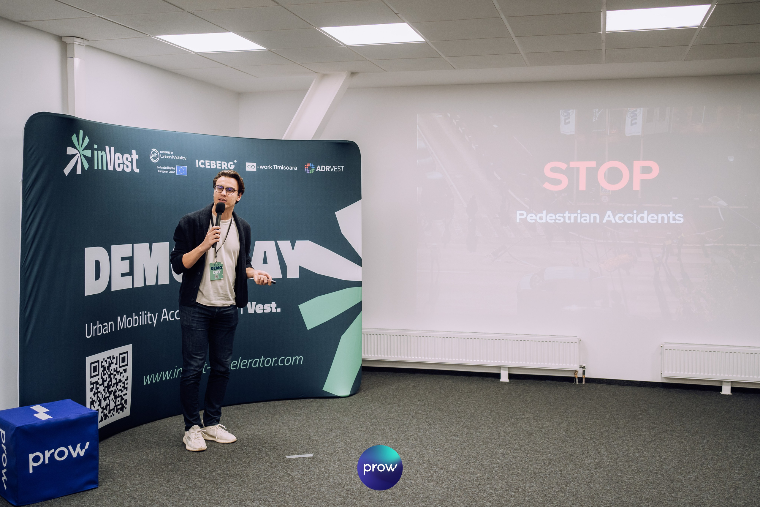 InVest DemoDay @ Cowork. Cozac Cristian Photographer
