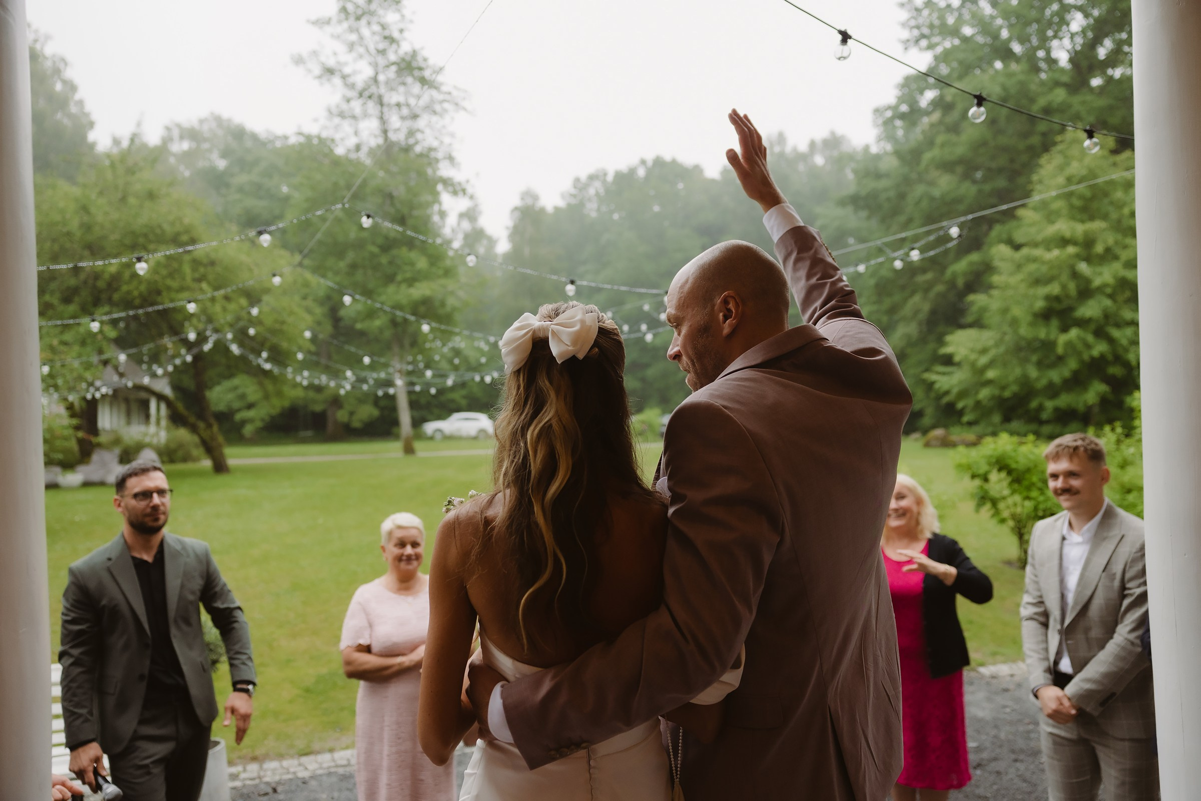 Justė ir Henrikas | Lietingos jaukios vestuvės Palangoje. Vestuvių ir šeimų fotografė Lena Bondarenko / belove photo