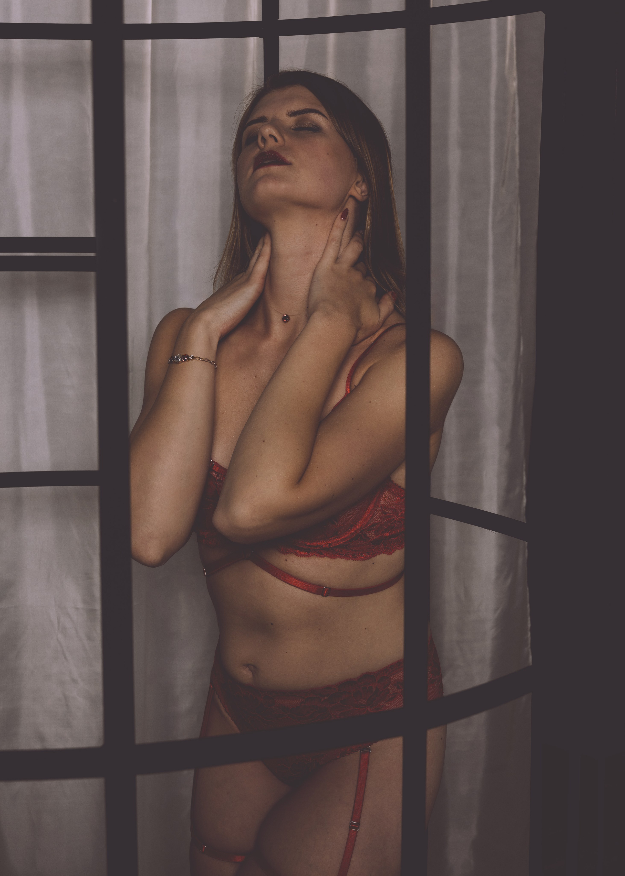 Buduāra fotosesija ar Alisi. Sajūtu un mirkļu fotogrāfs no Rīgas, Mārtiņš Babris