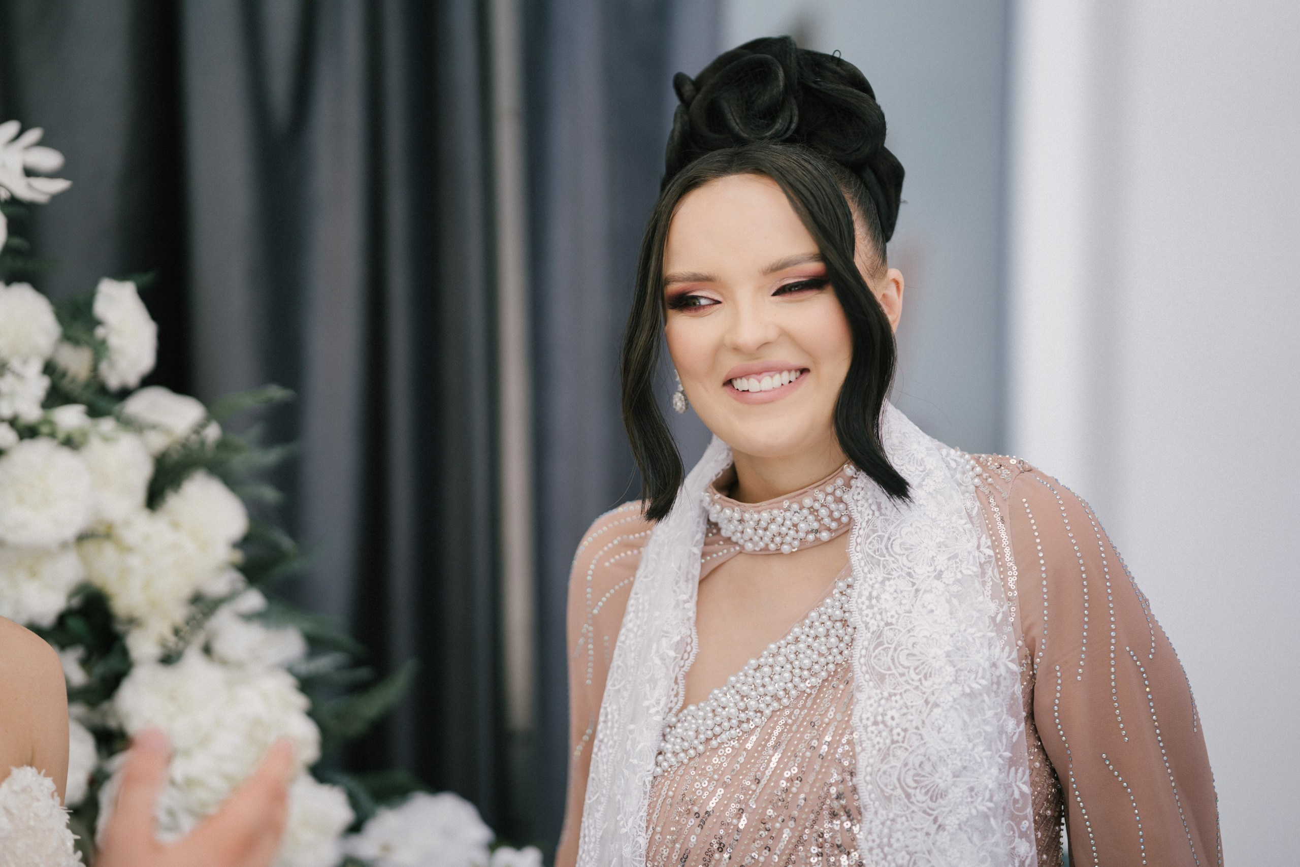 1. Mireasa Adriana în timpul pregătirilor de nuntă în Tudora Botoșani2. Costumul mirelui Ionuț fotografiat artistic în ziua nunții3. Prietenii mirelui la tradițiile de nuntă în Tudora4. Bărbieritul mirelui în cadrul obiceiurilor tradiționale de nuntă5. Fotografii de familie la biserică în ziua nunții6. Portret de familie cu mirii și copilul lor la nunta din Botoșani7. Primul dans al mirilor la Mariage Dor Baisa Botoșani8. Decor elegant de nuntă la Mariage Dor Baisa9. Emoții și tradiții la nunta din Tudora județul Botoșani10. Fotograf profesionist de nuntă în Botoșani surprinzând momente autentice - otograf-nunta-botosanifotograf-evenimente-botosanifotograf-profesionist-botosanifotograf-nunta-tudoranunta-tudora-botosanisedinta-foto-nunta-botosanipoze-nunta-botosanifotografii-nunta-tudorafotograf-cununie-religioasa-botosanibiserica-sfintii-imparati-constantin-si-elena-tudoramariage-dor-baisa-botosanirestaurant-nunta-botosanidansul-mirilor-mariage-dorpregatiri-mire-botosanipregatiri-mireasa-botosanitraditii-nunta-moldovaobiceiuri-nunta-tudorafotograf-familie-nunta-botosaniportret-miri-botosanigalerie-foto-nunta-botosanialbum-foto-nunta-botosaninunta-eleganta-botosaninunta-cu-traditii-botosanifotograf-premium-nunta-botosaniservicii-foto-video-botosanipoveste-de-nunta-botosanifotograf-documentar-nuntafotograf-natural-emotionalmiri-ionut-si-adriananunta-autentica-tudora -otograf-nunta-botosanifotograf-nunta-tudoranunta-tudora-botosanifotograf-evenimente-botosanifotograf-profesionist-botosaniservicii-foto-video-botosanigalerie-foto-nunta-botosanialbum-foto-nunta-botosani - nunta-autentica-botosaninunta-cu-traditii-botosanipoveste-de-nunta-botosanifotografii-emotionante-nuntamomente-autentice-nuntafotografie-documentara-nuntafotograf-natural-nunta- pregatiri-miri-tudorabiserica-tudora-botosanicununie-religioasa-tudoramariage-dor-baisa-botosanipetrecere-nunta-botosanivalsul-mirilor-botosani - alino-foto-studio-botosaniionut-si-adriana-nunta-tudorafotograf-alin-chirila-botosani