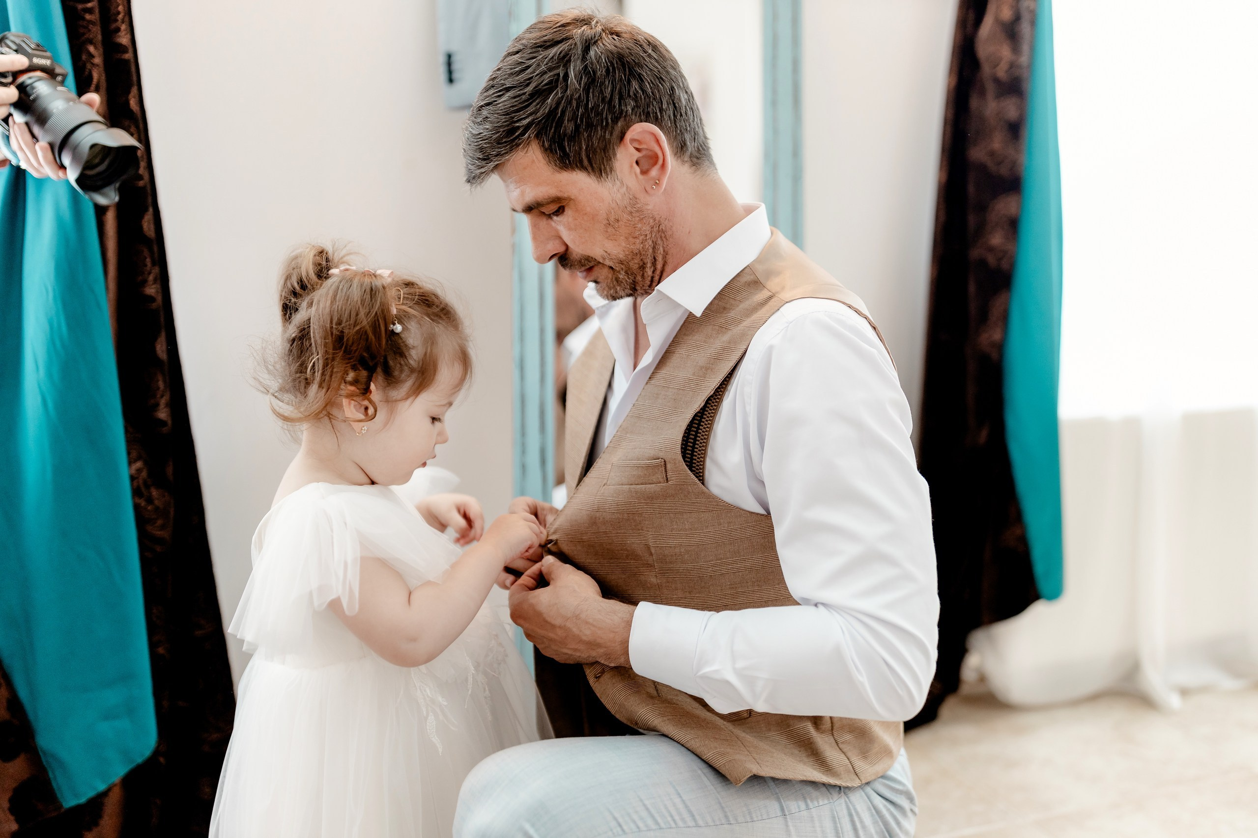 servicii foto video Botoșani. fotograf Botoșani . Alin Chirila fotograf. fotograf nunta. fotograf nunta Botosani.- Fotografii nuntă Daniel & Bianca 2024 – momente de neuitat  - Nuntă Daniel & Bianca 2024 – iubire și fericire în fiecare fotografie  - Detalii din ziua nunții Daniel & Bianca 2024 – rochie de mireasă și buchet  - Daniel & Bianca 2024 – ședință foto nuntă romantică  - Fotograf profesionist nuntă Botoșani, Daniel & Bianca 2024  - Imagini din ziua nunții Daniel & Bianca – momente pline de emoție  - Nuntă Daniel & Bianca 2024 – dragoste și fericire în fiecare cadru  - Fotografii nunta Daniel & Bianca – momente de vis și frumusețe