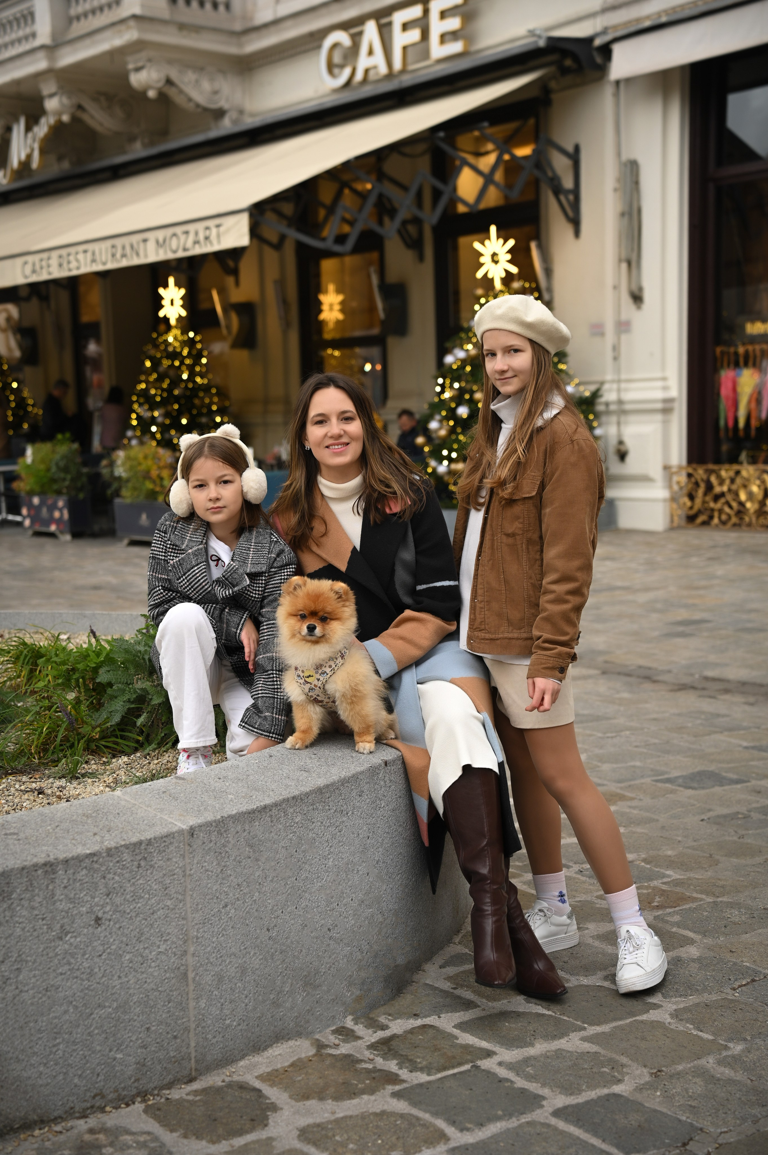 Lena and girls. Photo Vienna and Bratislava