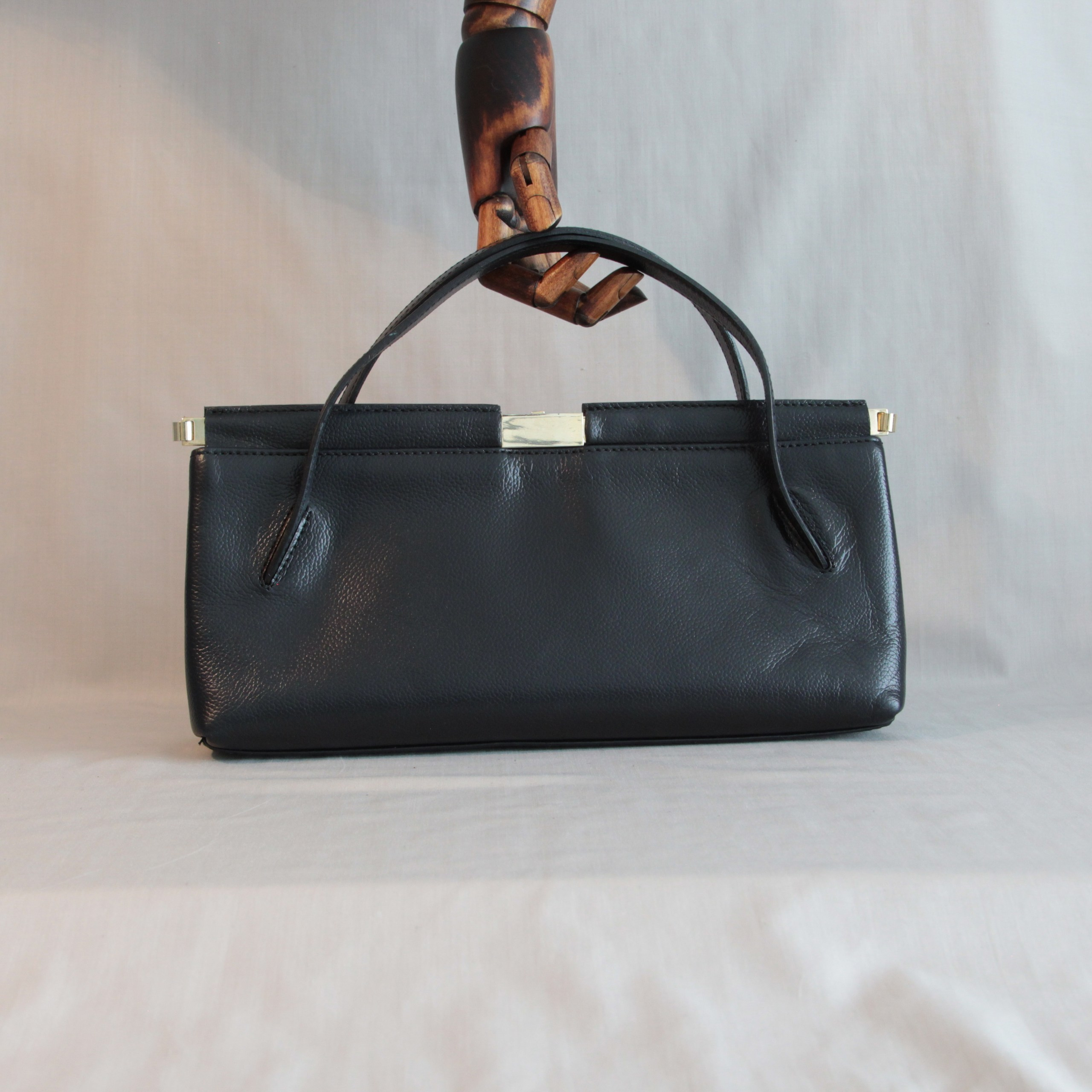 Bag6. Современнные и актикварные украшения в Барселоне, Москве и Санкт-Петербурге