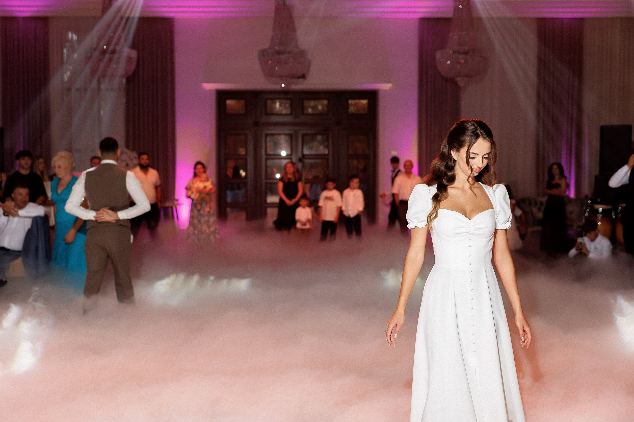 Eugen & Livia — Grand Elysee — Wedding Day. Servicii Foto și Video 067188353