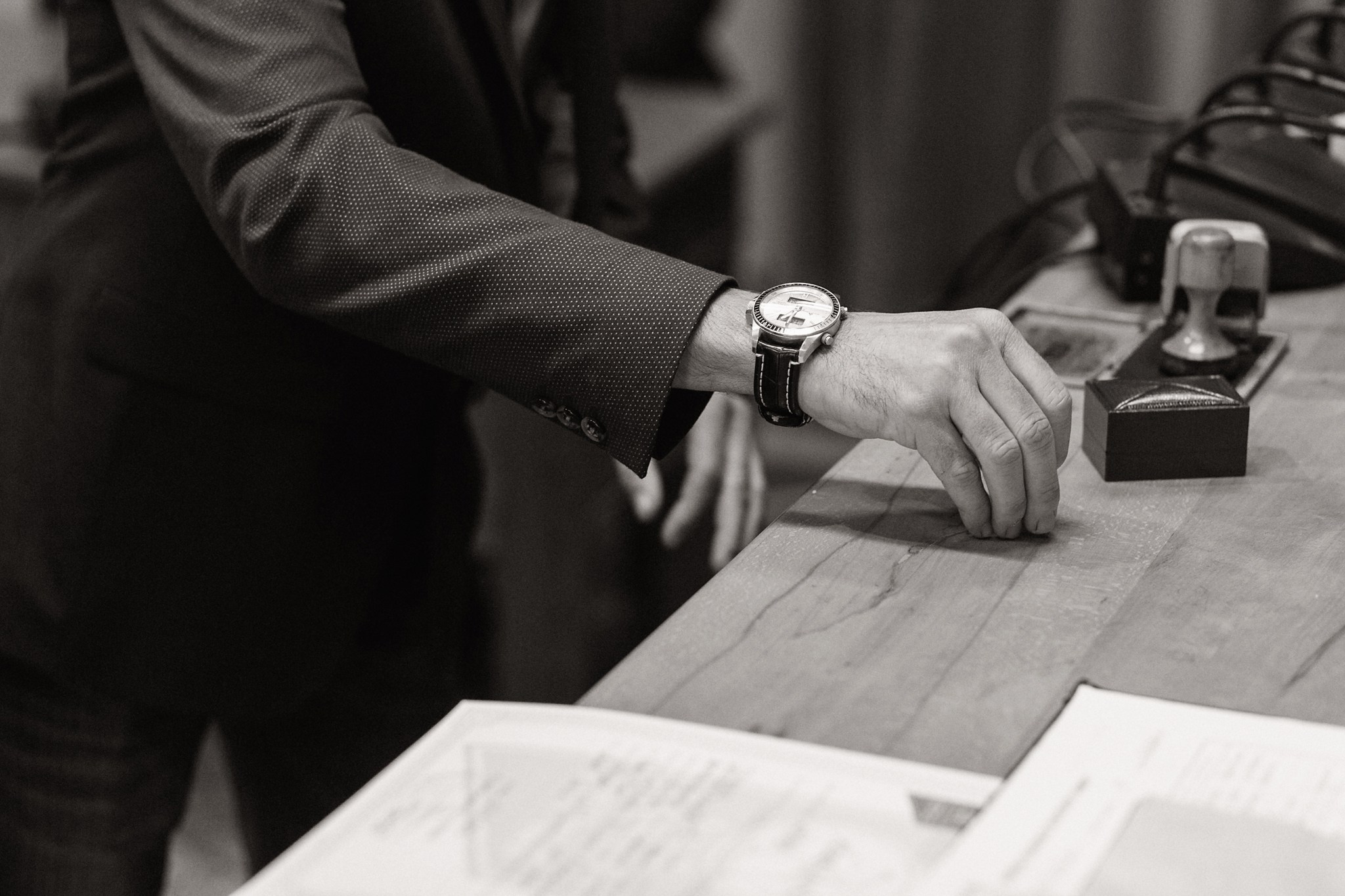 Ronalds & Svetlana, Crete. Denny Savon — Photographer in Santorini | Weddings, Love Stories & Flying Dress