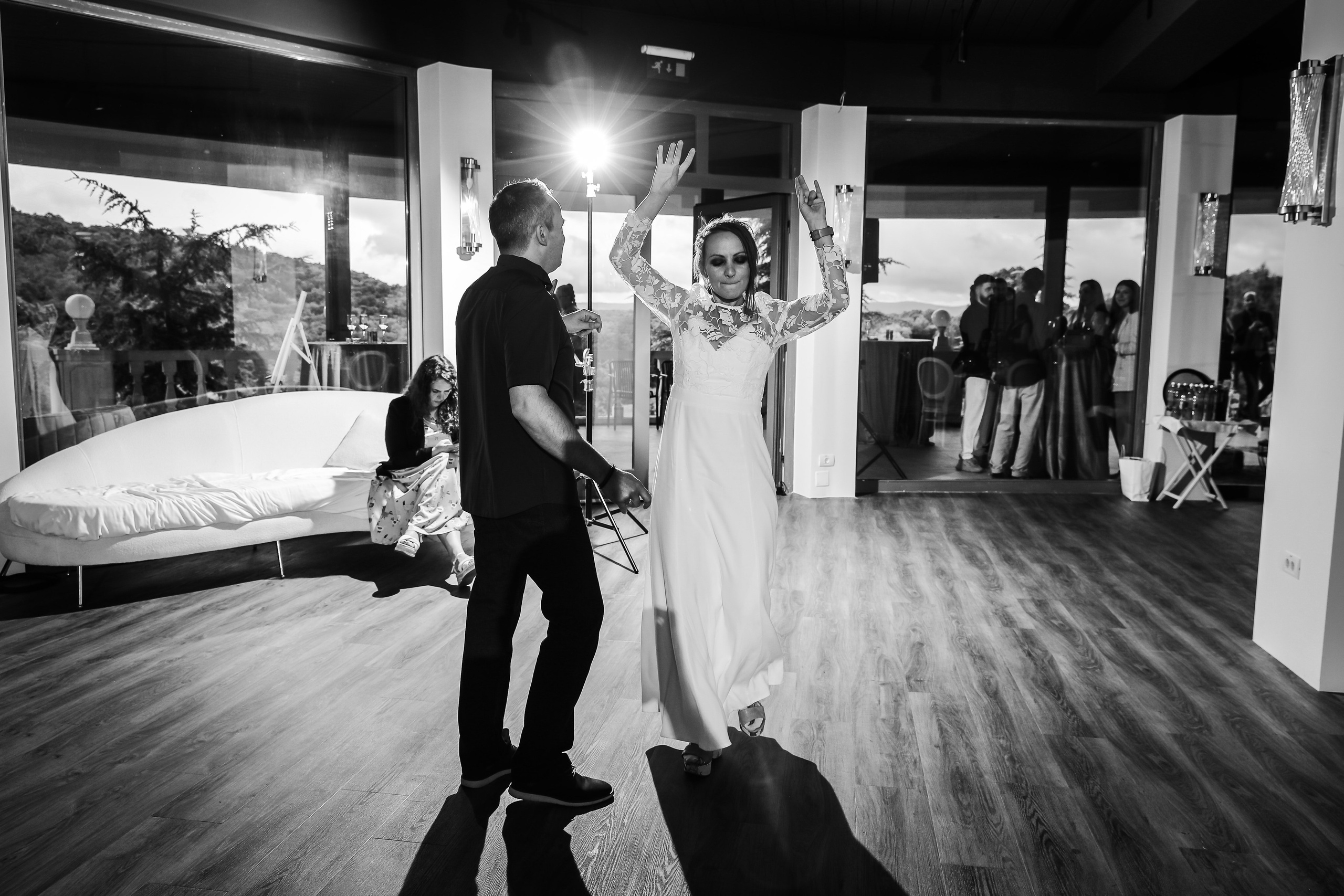 Oana&Bogdan — distractie, rasete, amintiri. Rares Bucur is a professional wedding photographer based in Cluj-Napoca, Romania, specializing in wedding photography