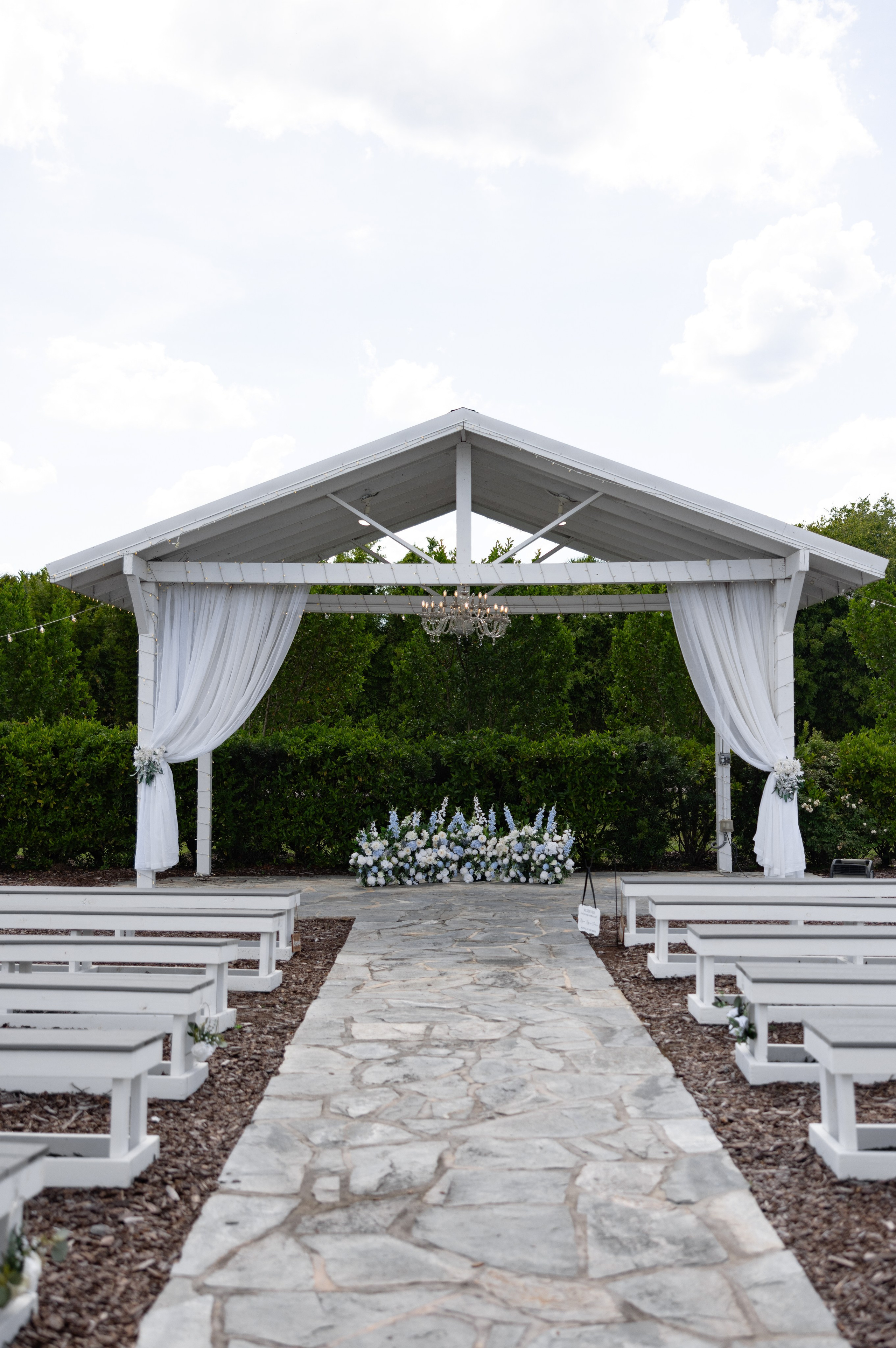 Alexsa and Robert. Ever After Farm Peach. Photographer Anastasia Nagibina