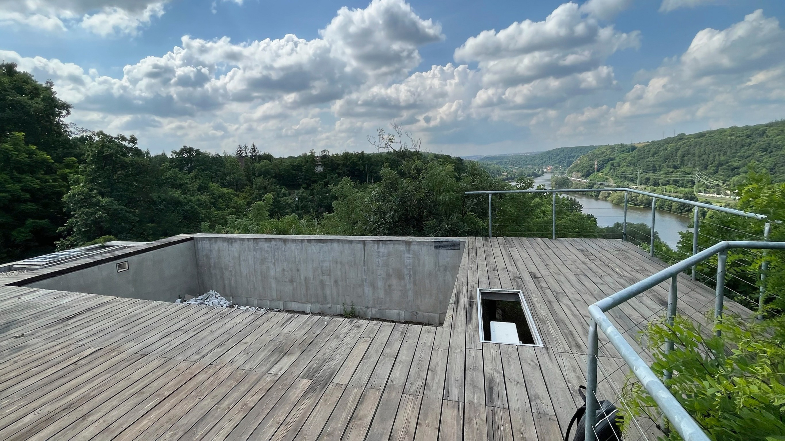 Архитектор в Праге Architekt Praha - Navrhujeme luxusní domy. Špičková moderní architektura. architektonické studio Praha. Architekti rodinných domů | Architektonické studio Praha. Zahradní architekt. Bytový Architekt a Návrhy interiérů. Architekt rodinných domů. Luxury villa Nejlepší Vily  Luxury vila русскоговорящий архитектор в чехии дизайнер интерьера прага Дизайн интерьера - Архитектор жилых помещений Прага проект виллы проект дома в праге строительство дома чехия