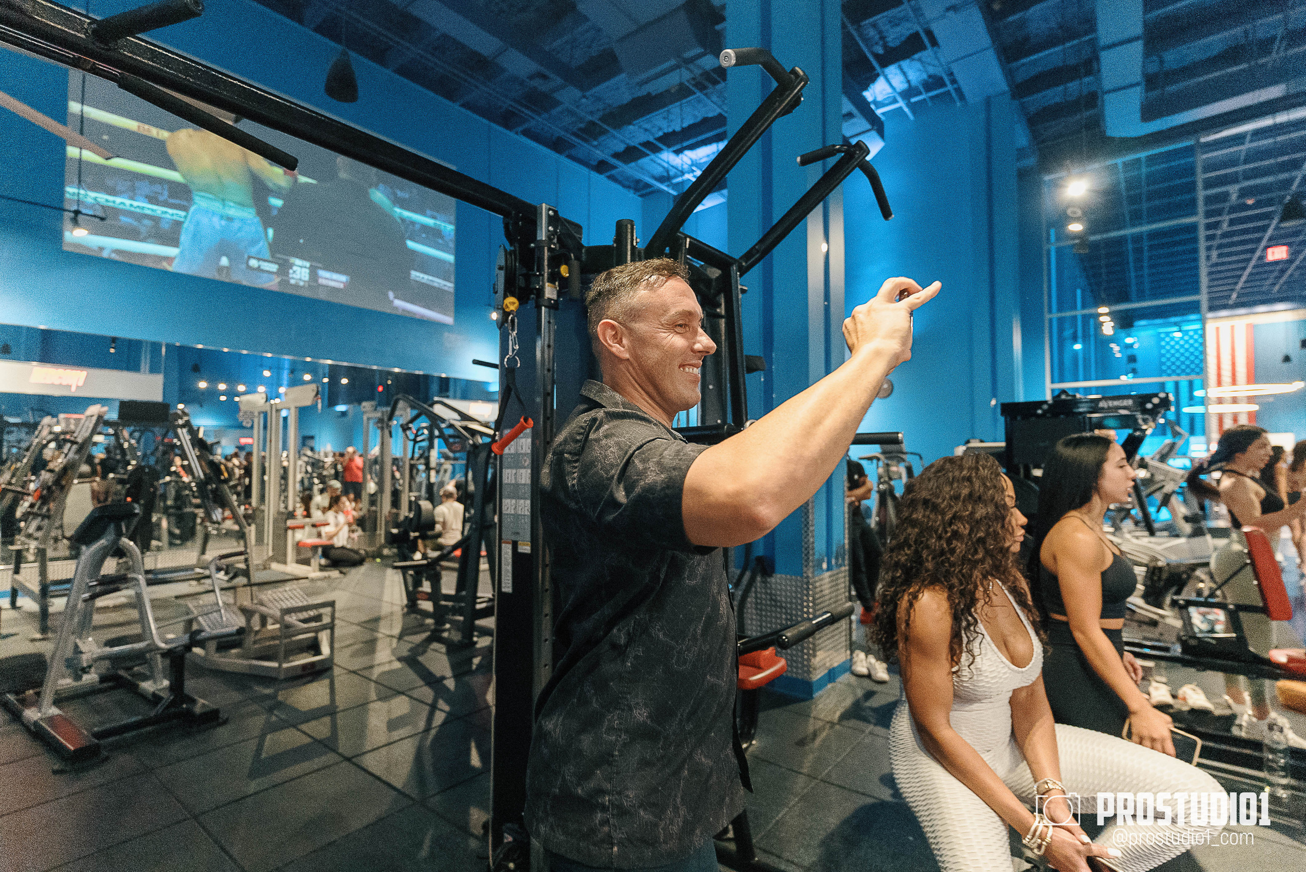 Posing Clinic Ifbb Judge Serge Saric Prod. Redcon1. Photo & Video Production Studio #1