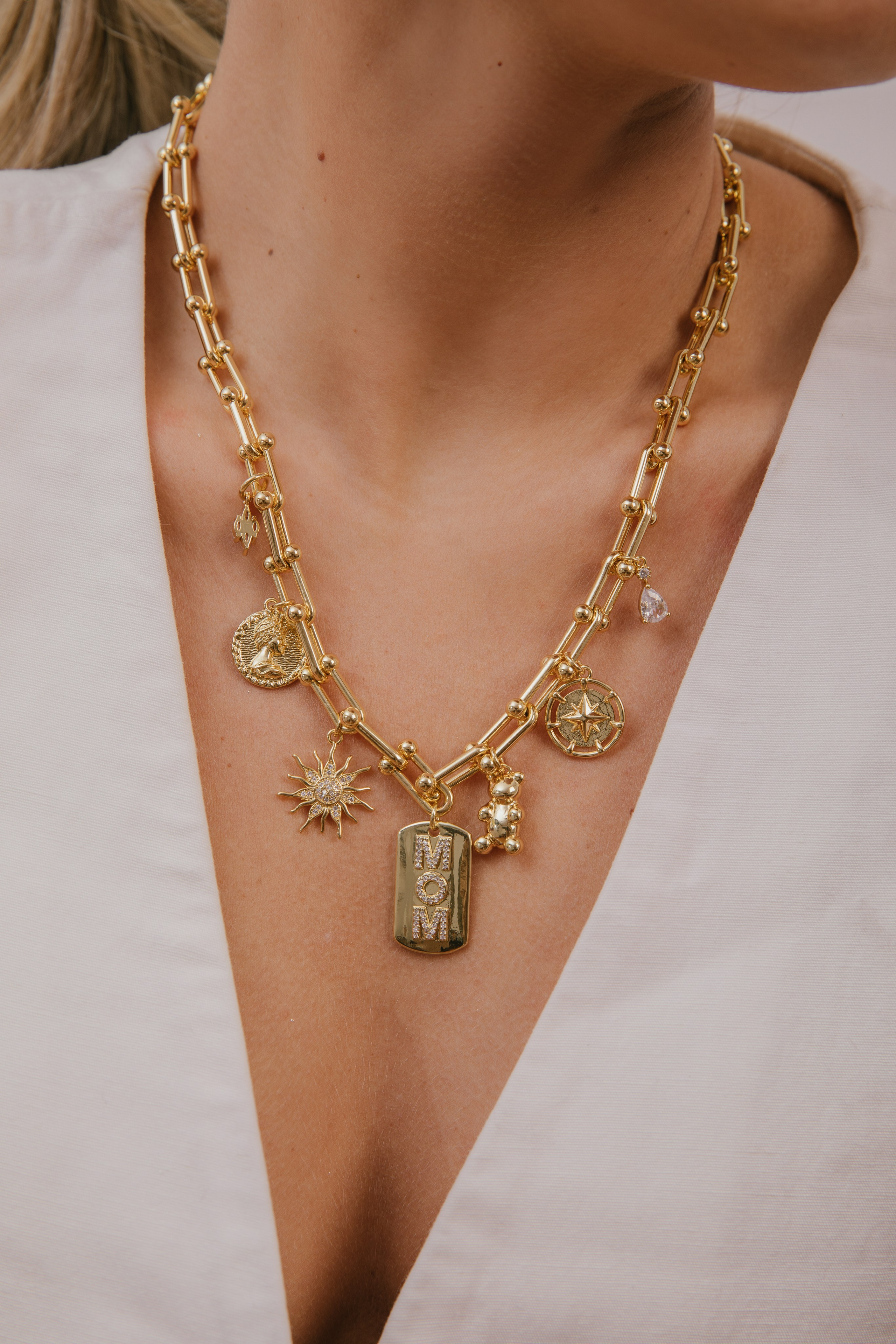 Joyas. Maria Kulakova — Fotógrafa en Santiago | Fotografía de producto, marcas y familias