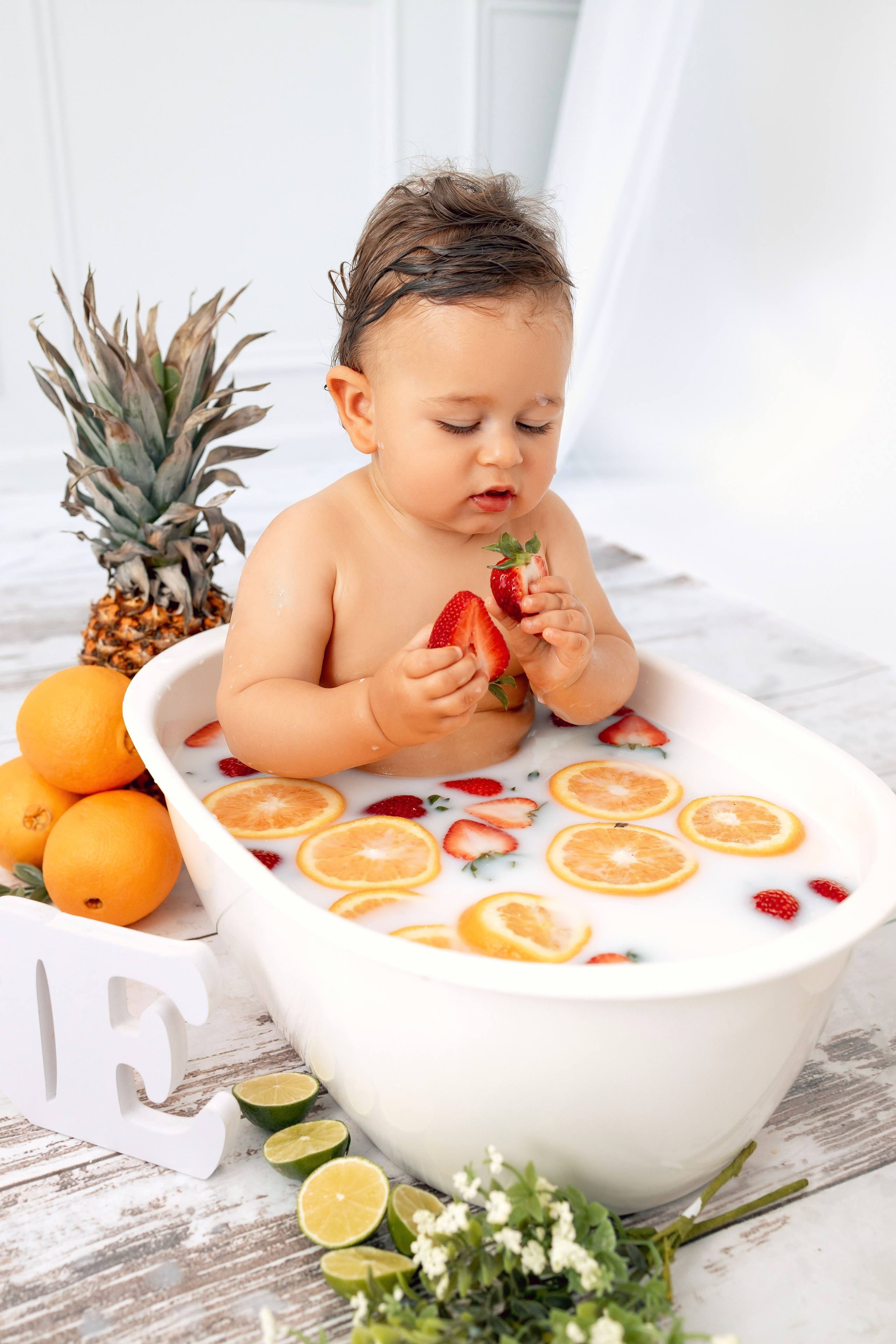 Milk bath. Anaeliseevaphoto.com