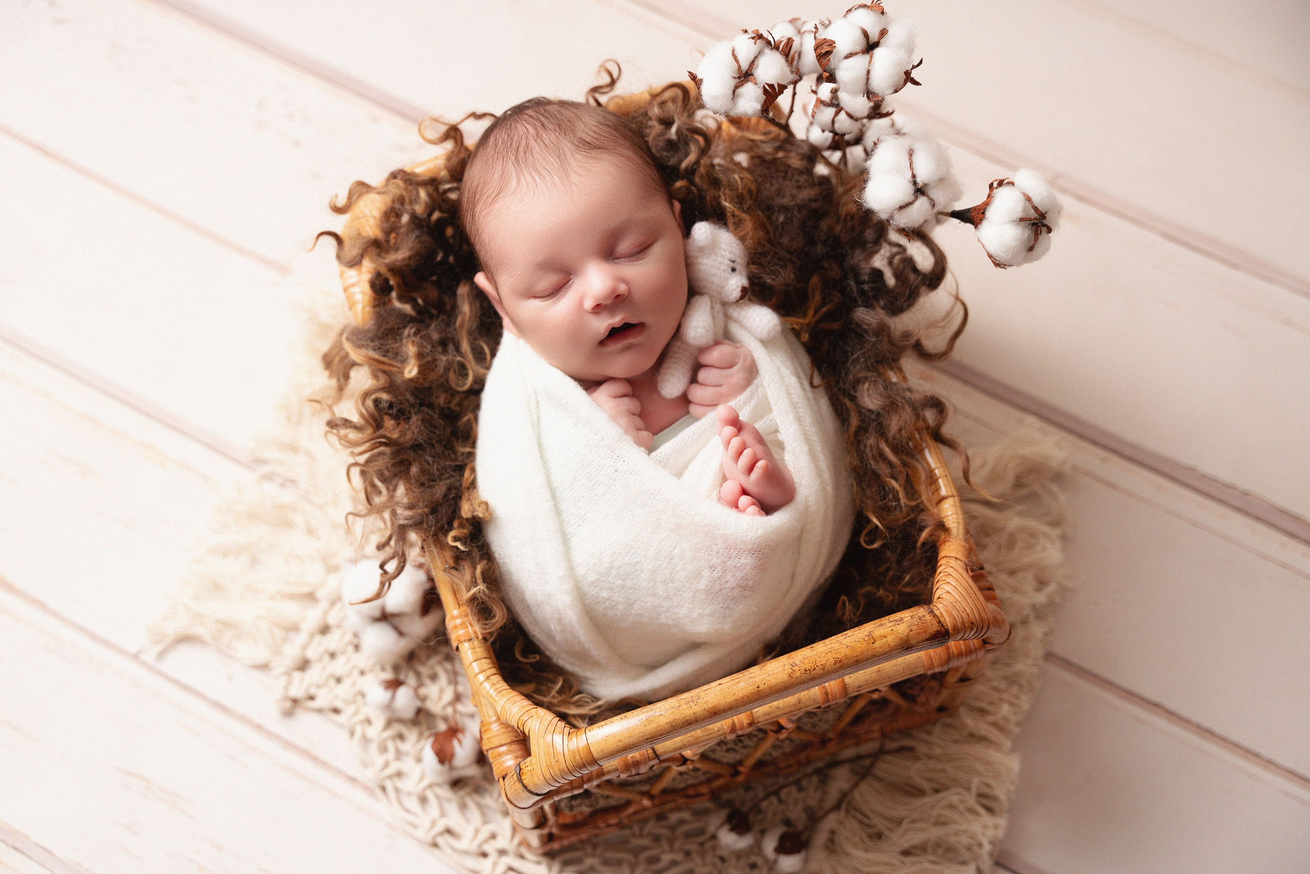 Ali Imran. Neugeborenenfotografin und Retoucher in Augsburg Nastassia Schneider