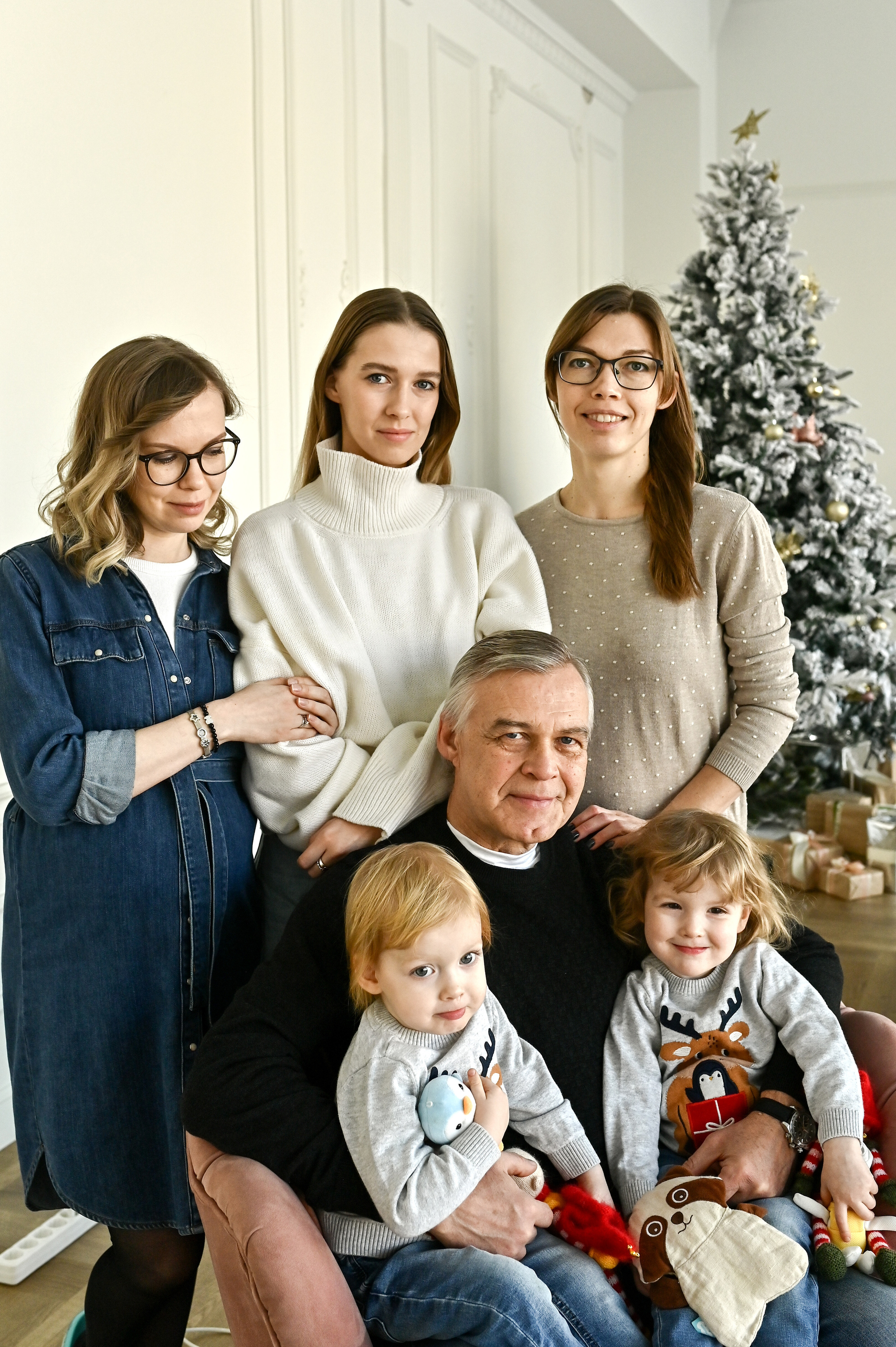 FAMILY SHOOTING IN THE STUDIO