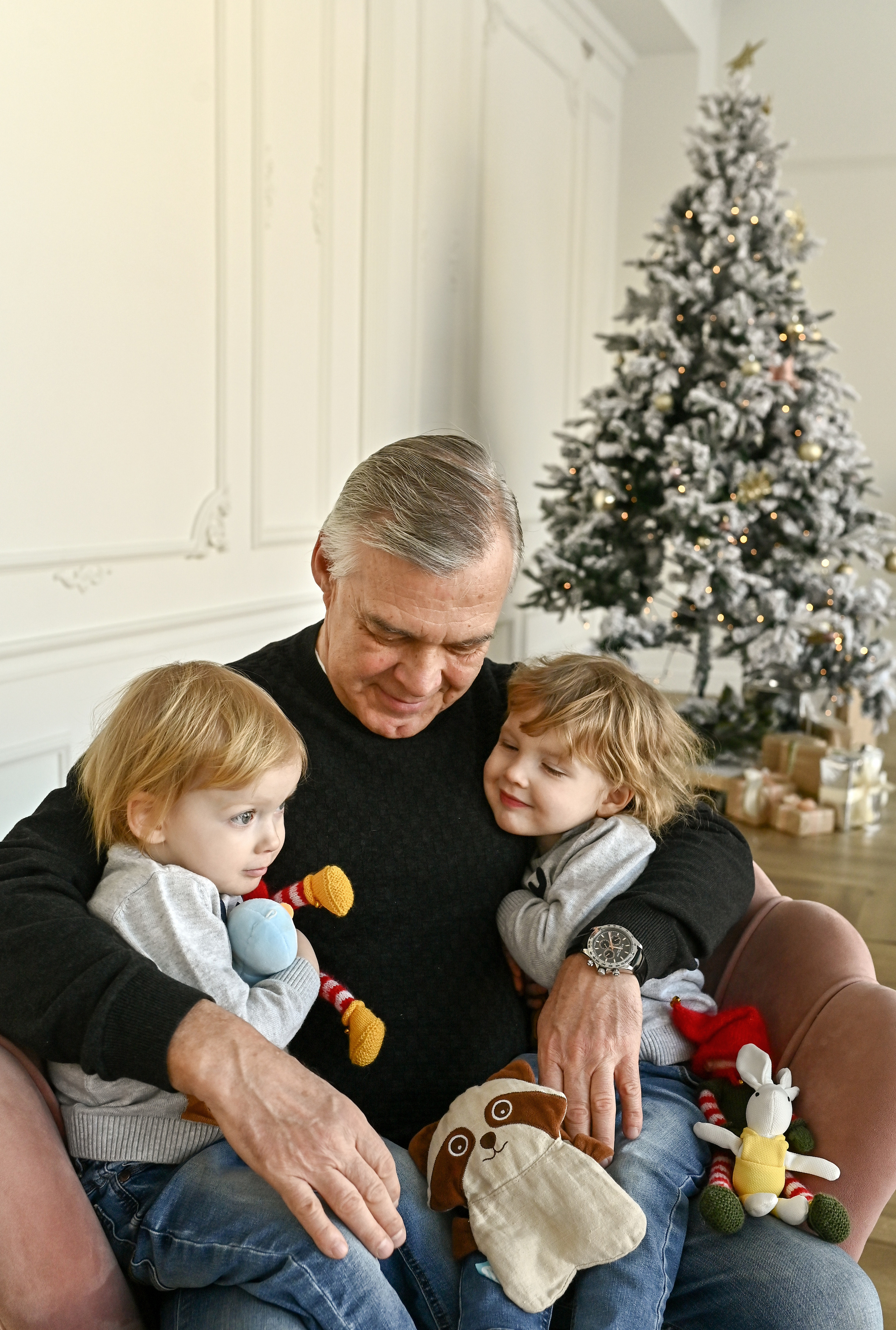 FAMILY SHOOTING IN THE STUDIO