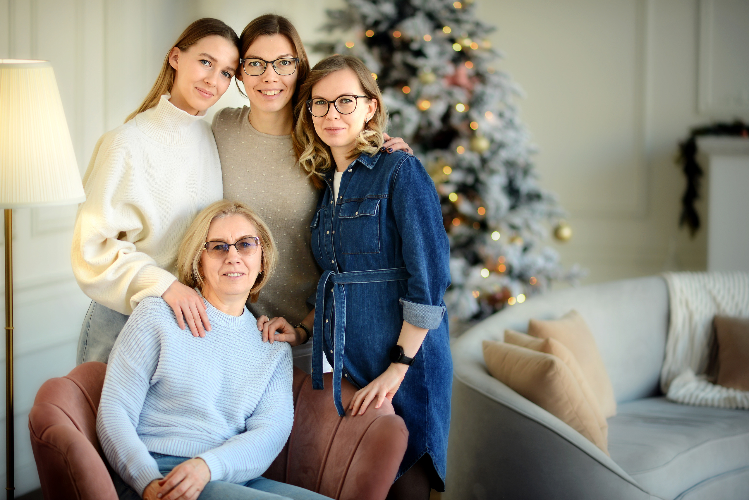 FAMILY SHOOTING IN THE STUDIO