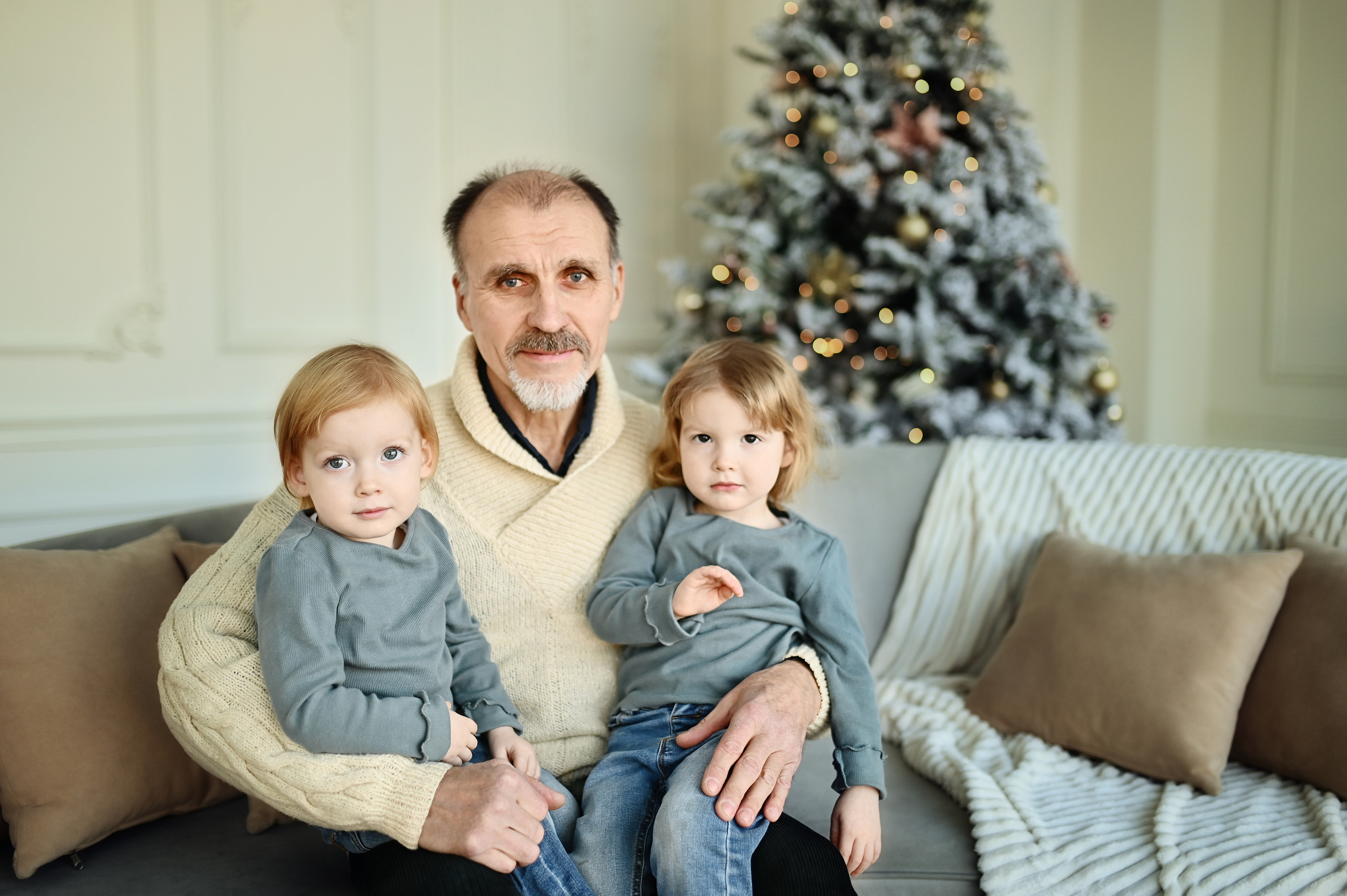 FAMILY SHOOTING IN THE STUDIO
