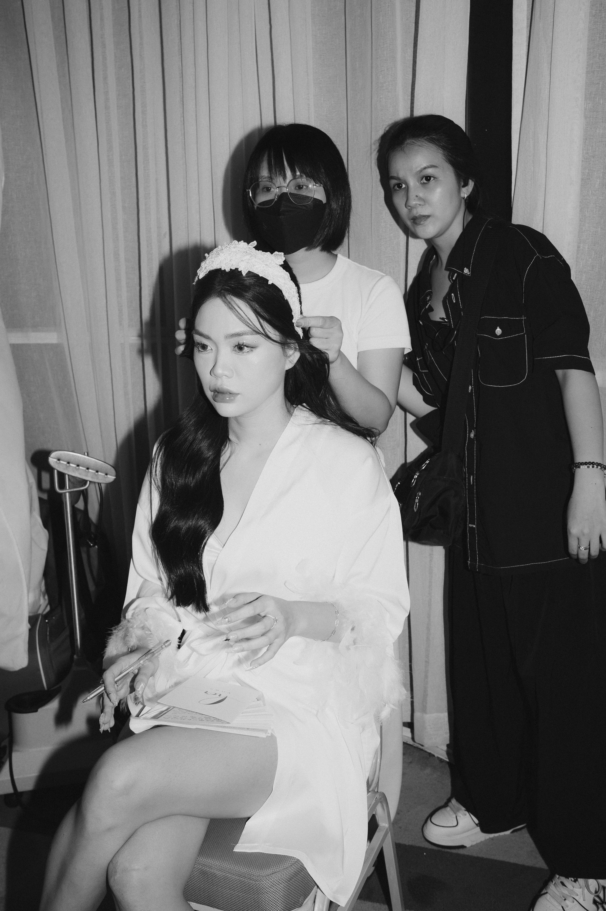 DAT & TU / Wedding Party. Saigon Wedding Present | Art Beyond Moments