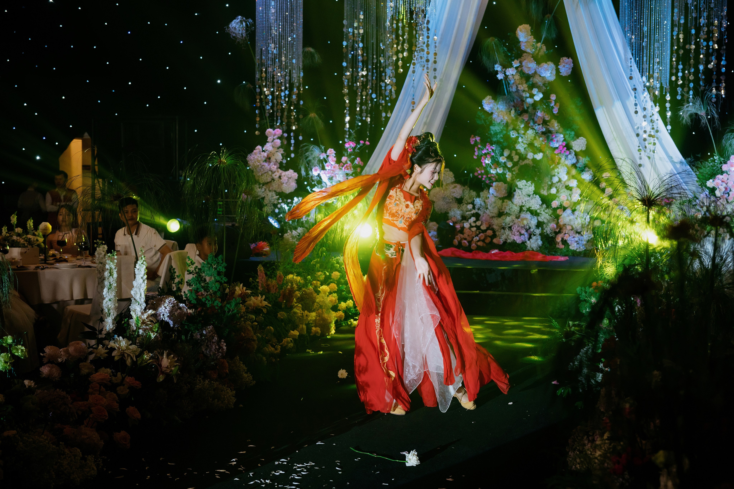 Nicholas & KimThanh / GemCenter 24.05.2026. Nhiếp ảnh gia đám cưới hàng đầu tại Thành Phố Hồ Chí Minh