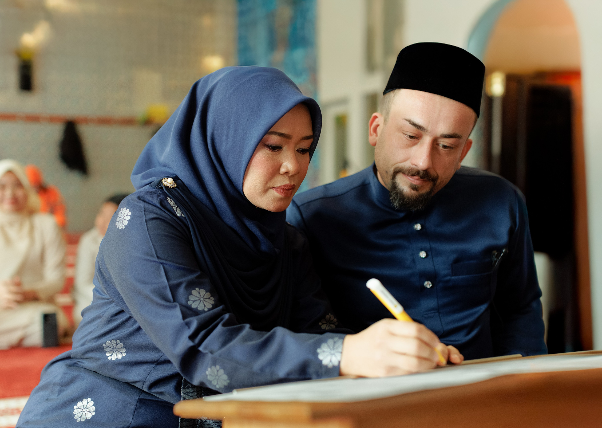 Hochzeitsfotografie in der Zentralmoschee Hamburg | Interkulturelle Harmonie & Architektonische Schönheit. Hochzeitsfotograf und Hochzeitsvideograf aus Hamburg | Roka21Film