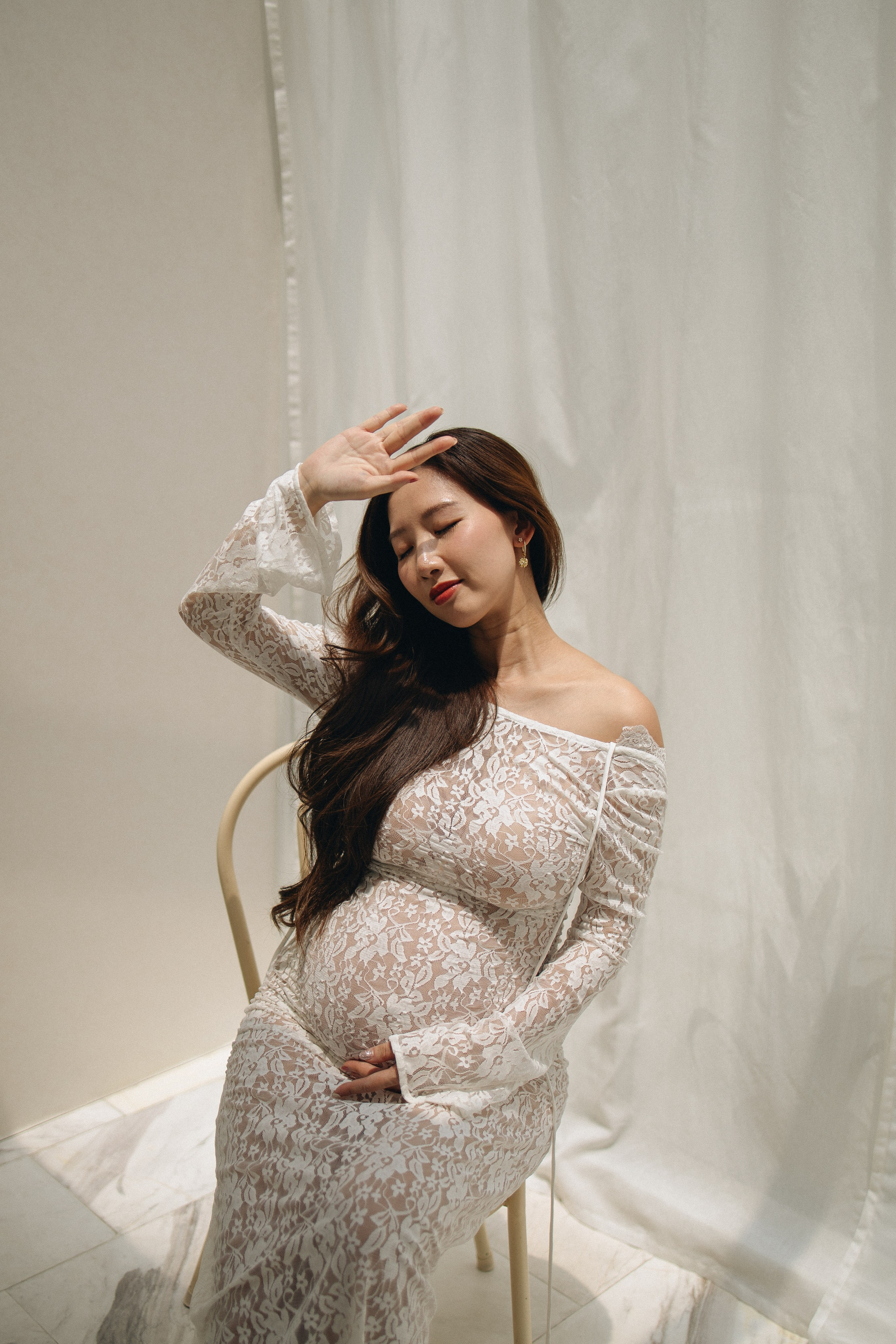 The Sweetest Anticipation. Family and wedding photographer in Bangkok, Thailand