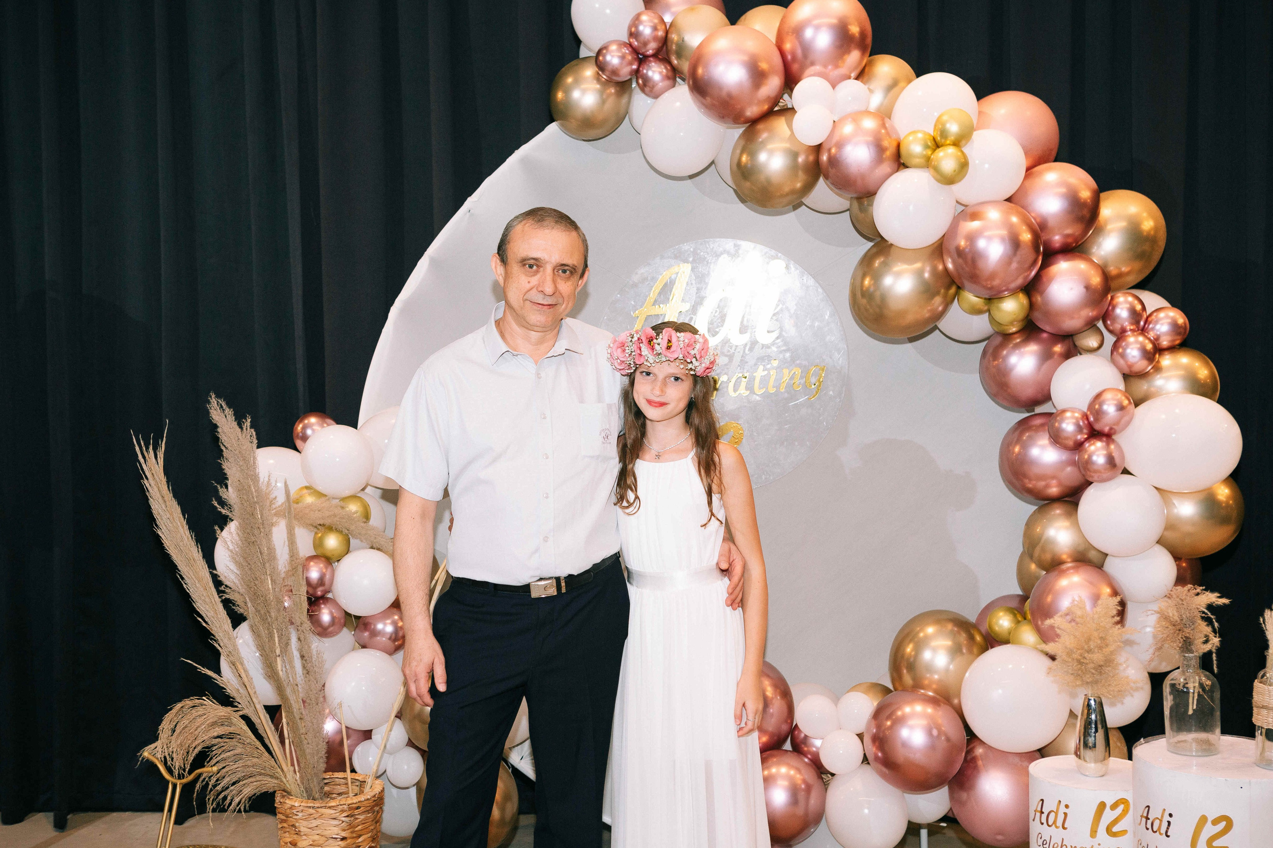 PARTY WITH FRIENDS. Https://shi-photo.com/