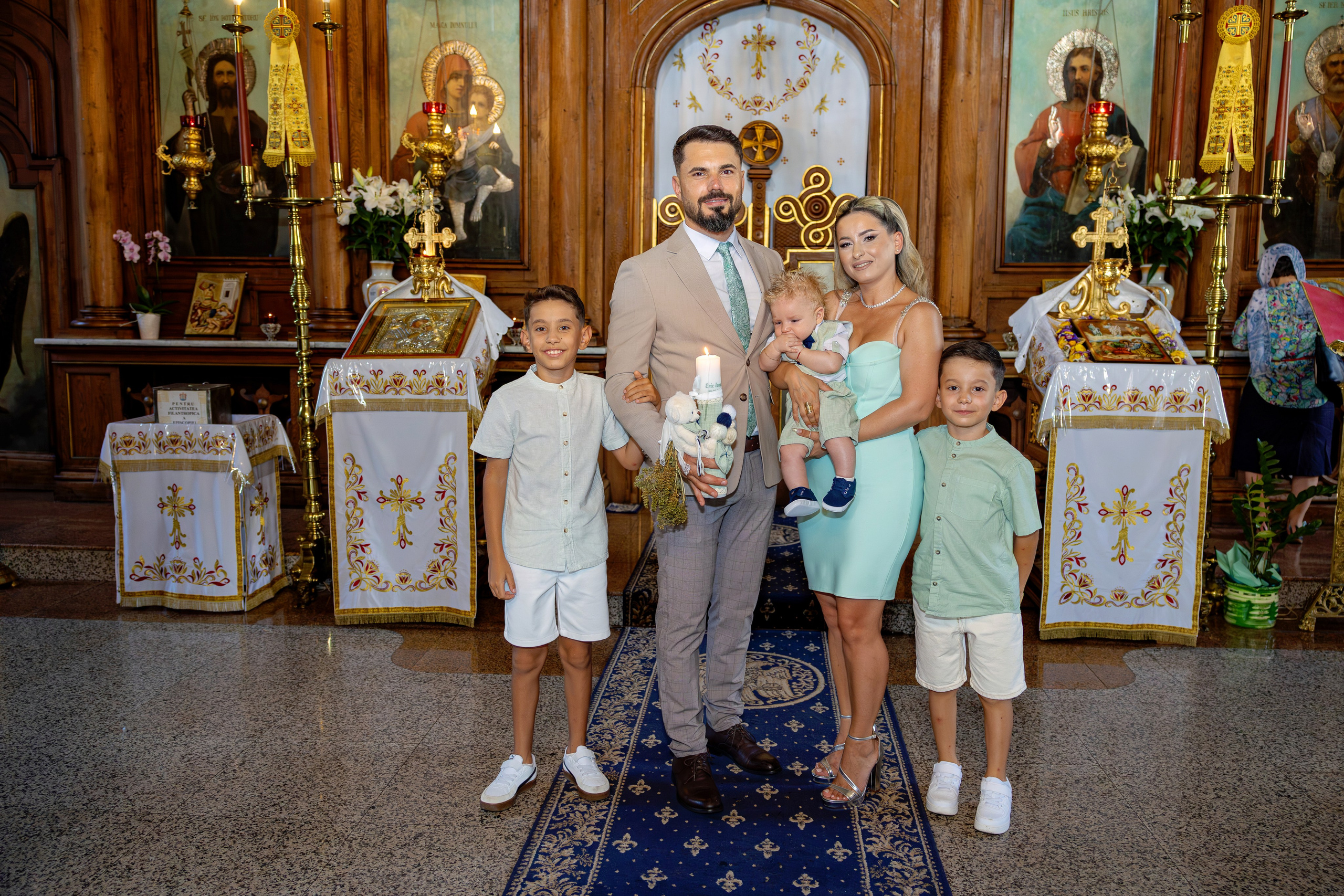 Eric Ionut. Moments By Gub