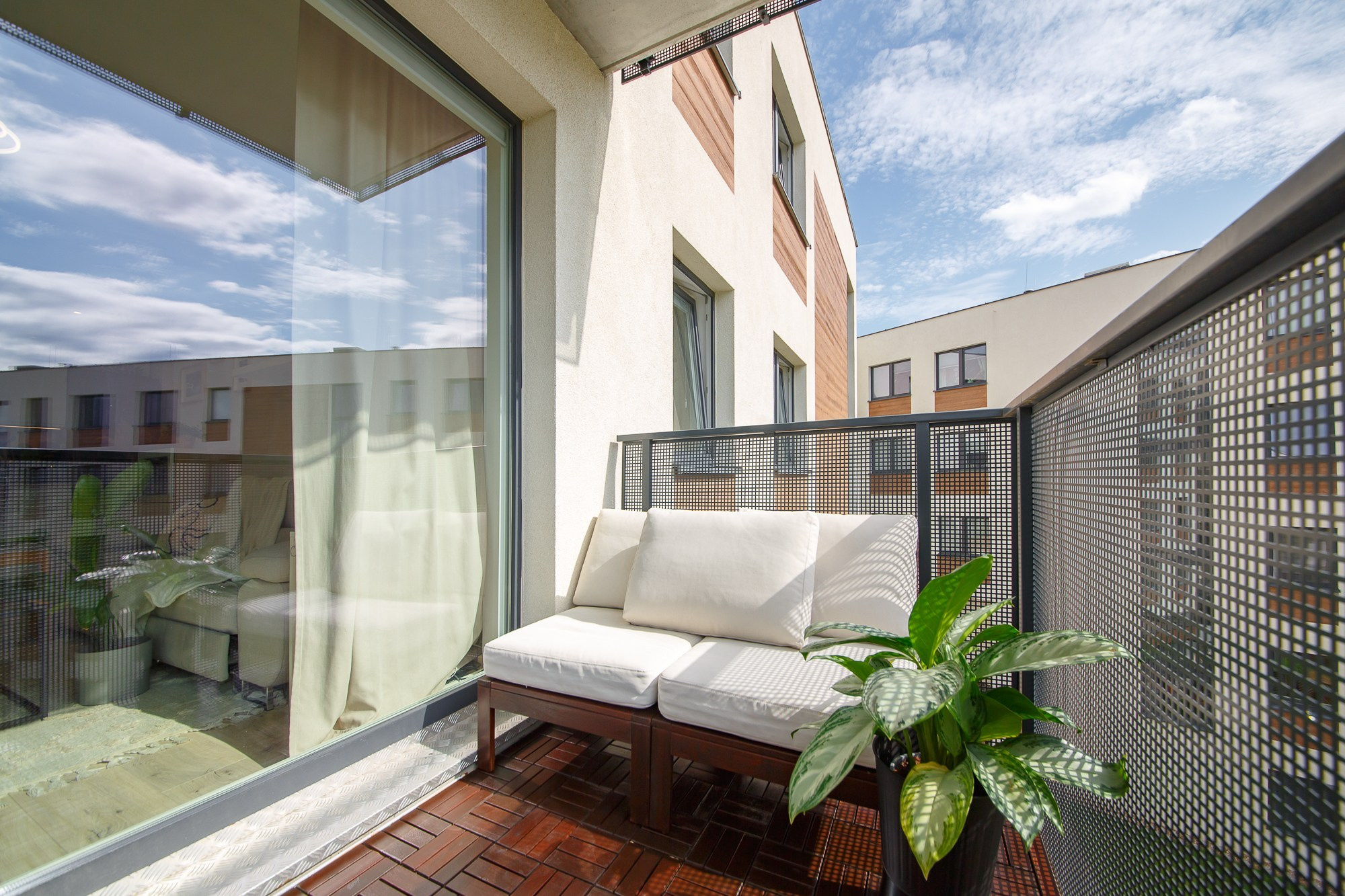 Fotografia nieruchomości, wnętrz, mieszkań, restauracji, biur i apartamentów. Wedding and portrait photographer in Poland Vitali Frozen