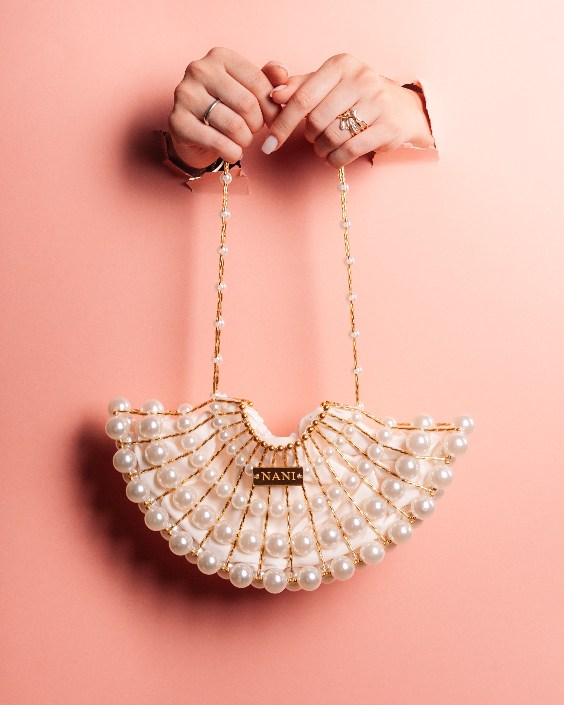 Studio. Capturedwell