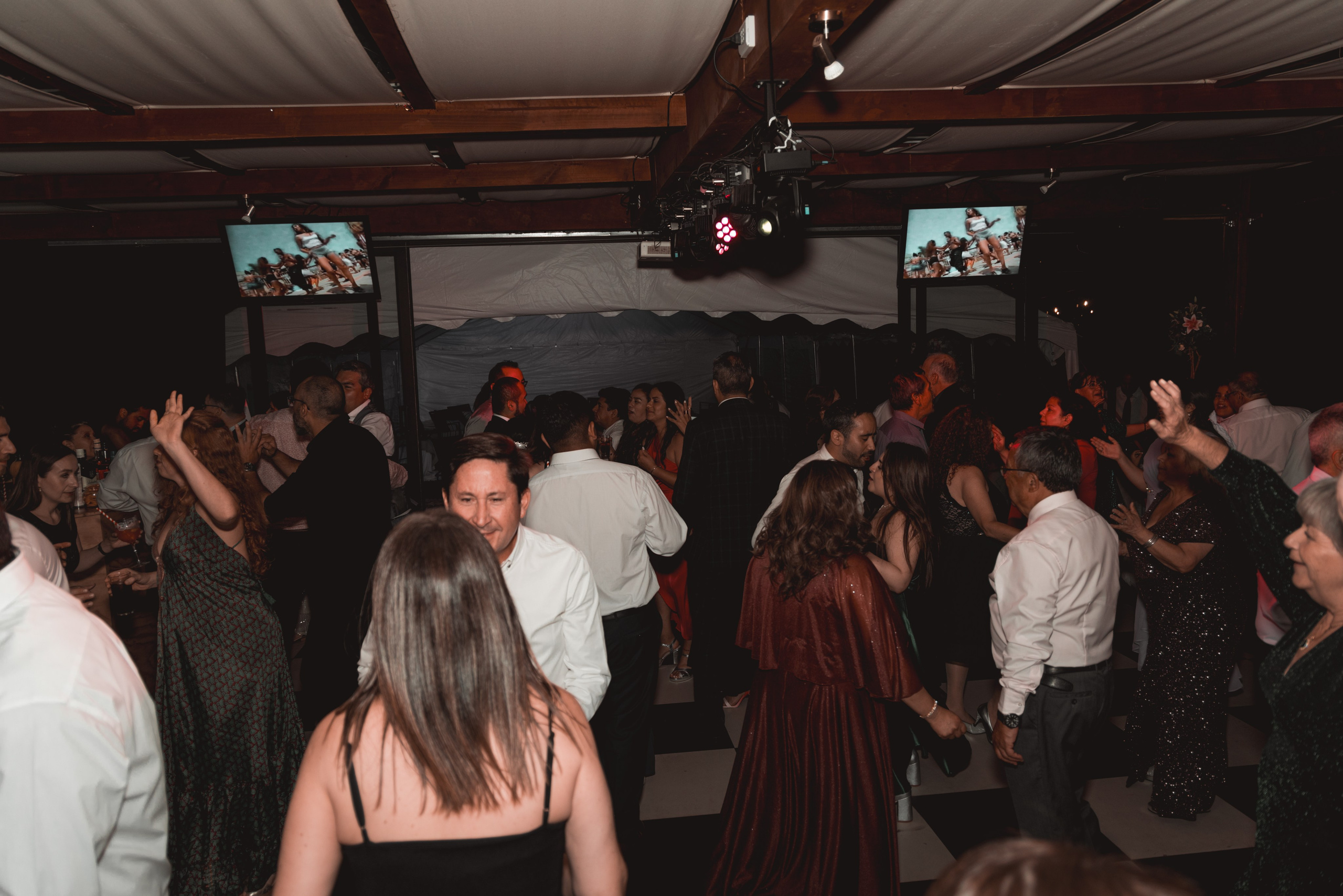 Katherin y Daniel. Dinka & Emilio - El arte de preservar lo que no se repite