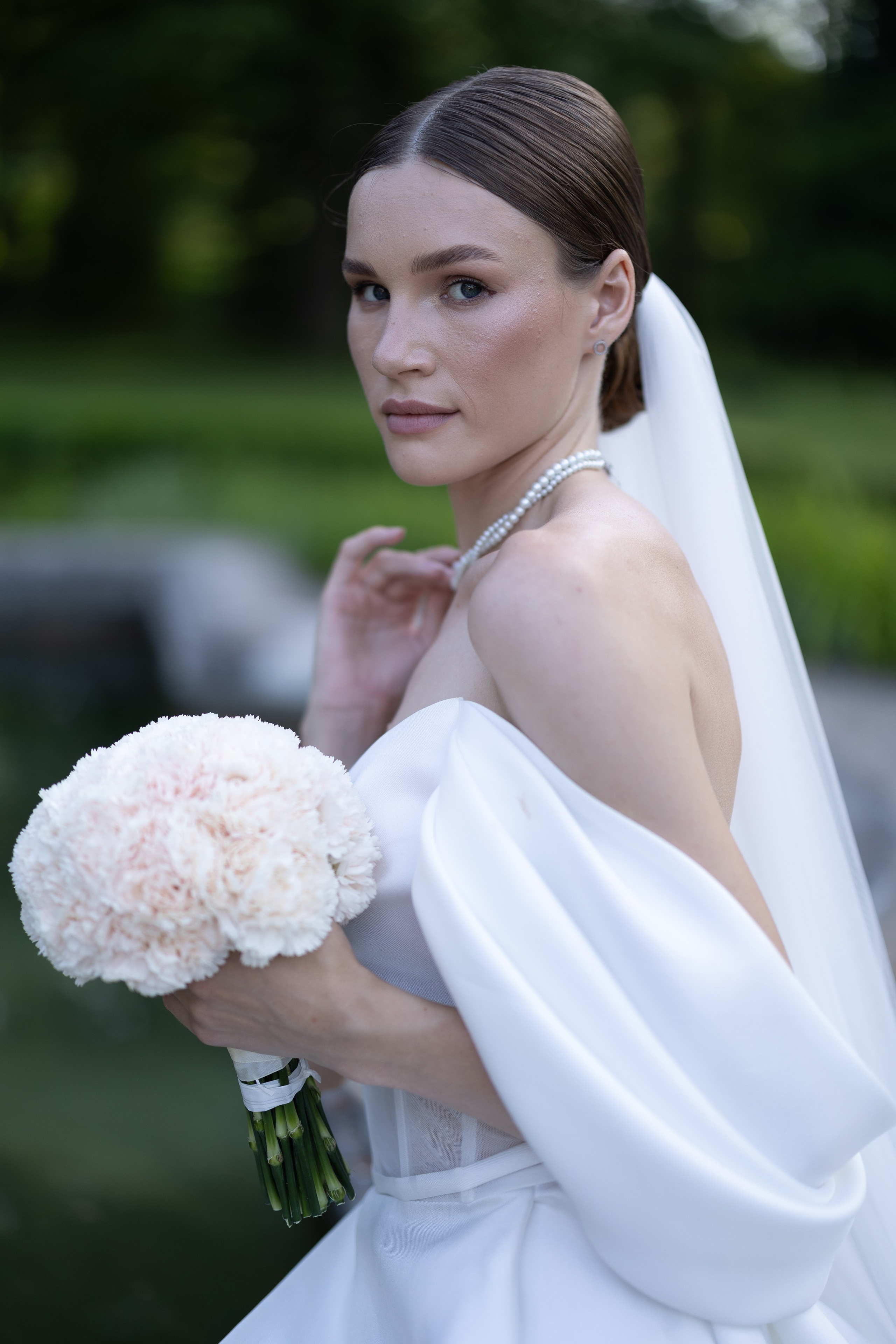 Family Wedding Pregnancy Retoucher Olha Kompaniiets. Professional high end photo retoucher Olha Kompaniiets