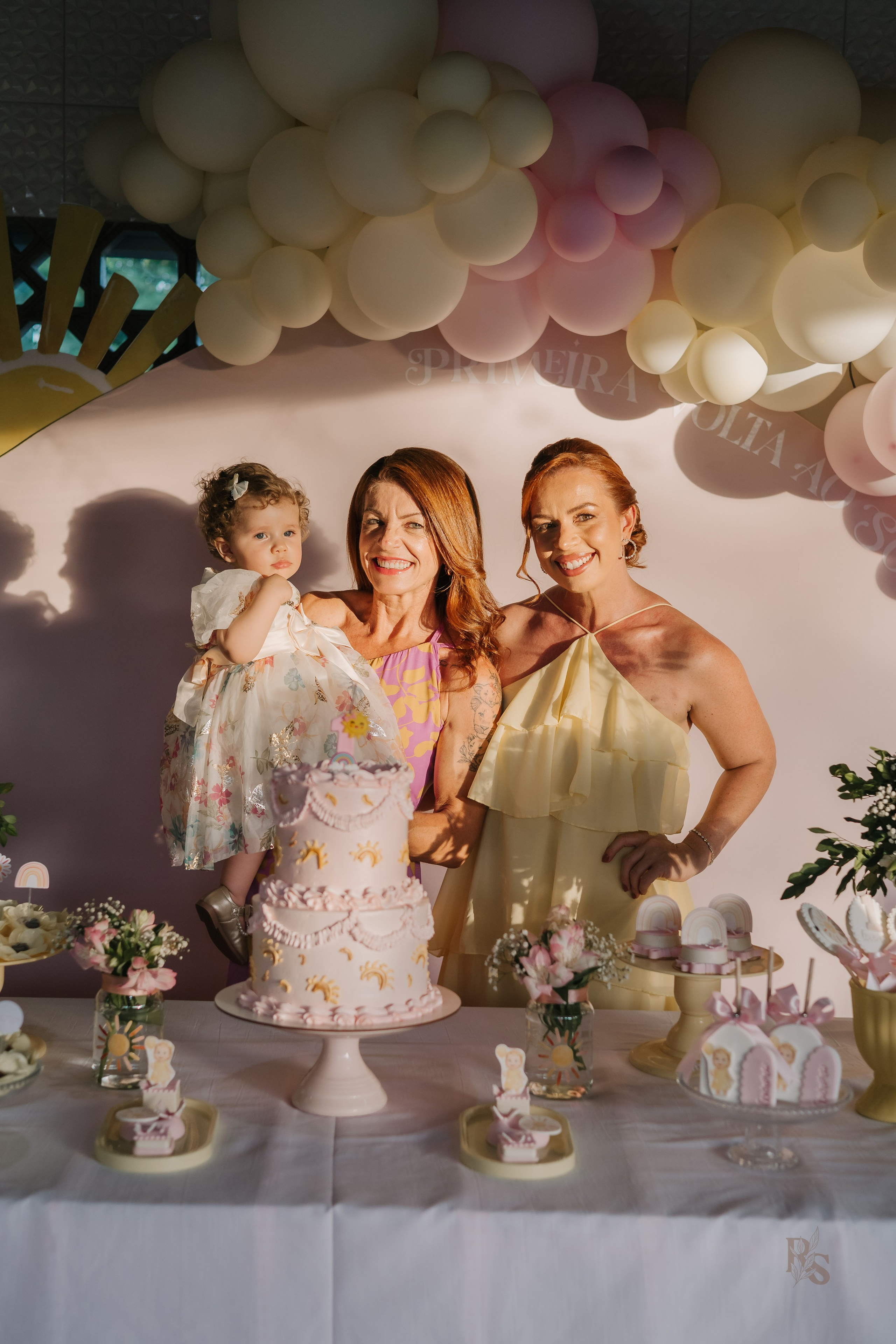 Aurora — 1 ano. Fotógrafo Richard Silvestre — Casamentos na Bahia