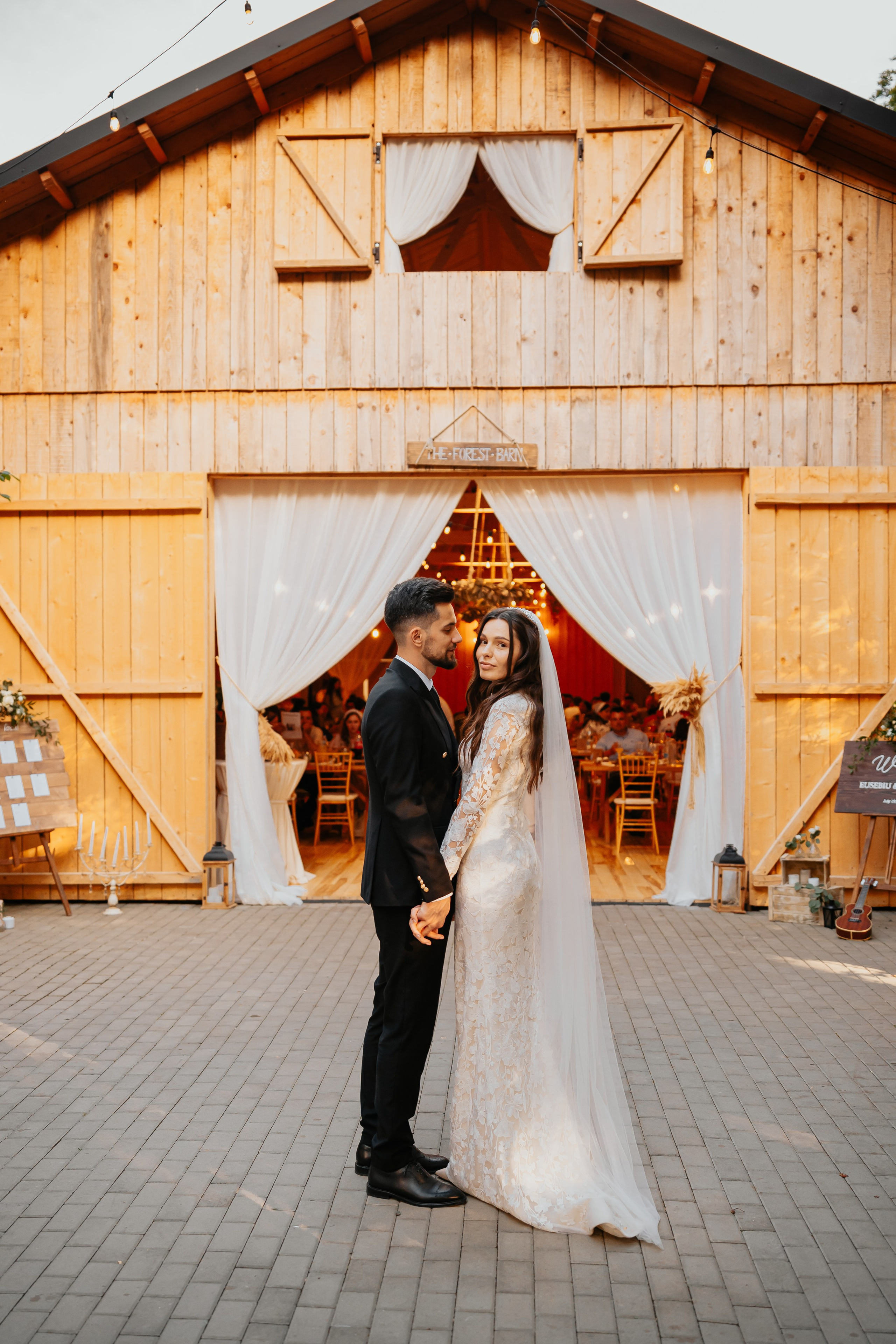 E & V. Fotograf Nunta Iasi - Hearts & Pictures