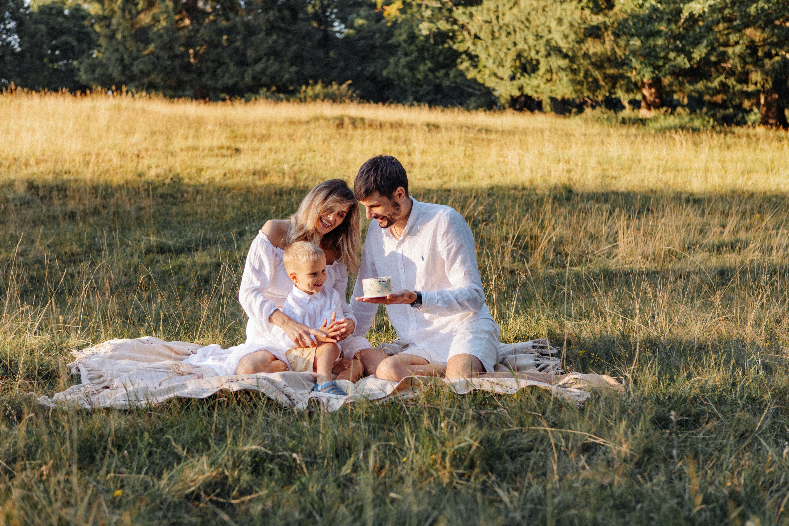 Ana, Vasile și Leo. Cristina Andronache fotograf Brașov fotograf de familie fotograf de nunta Brașov