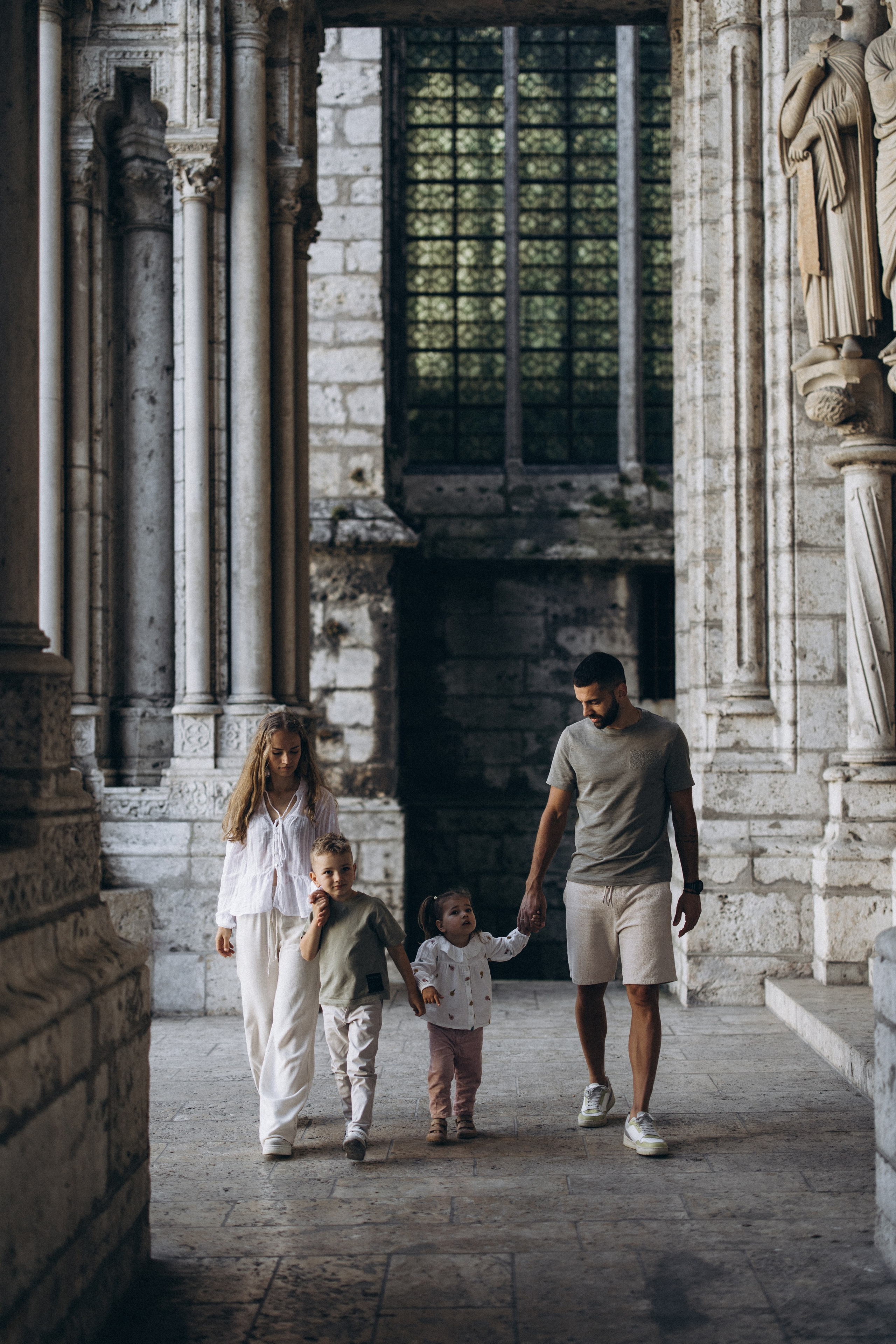 Un jour près de la Cathedral. Photographe à Chartres & Eure-et-Loir | Ekaterina Kudinova