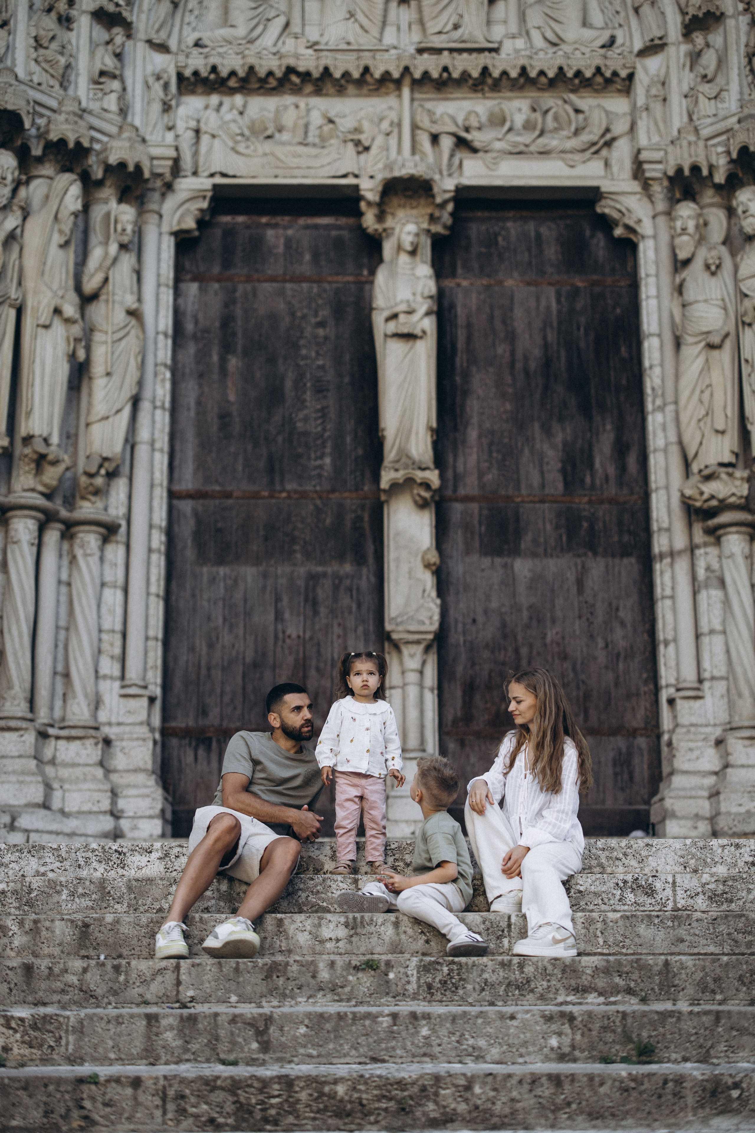 Un jour près de la Cathedral. Photographe à Chartres & Eure-et-Loir | Ekaterina Kudinova