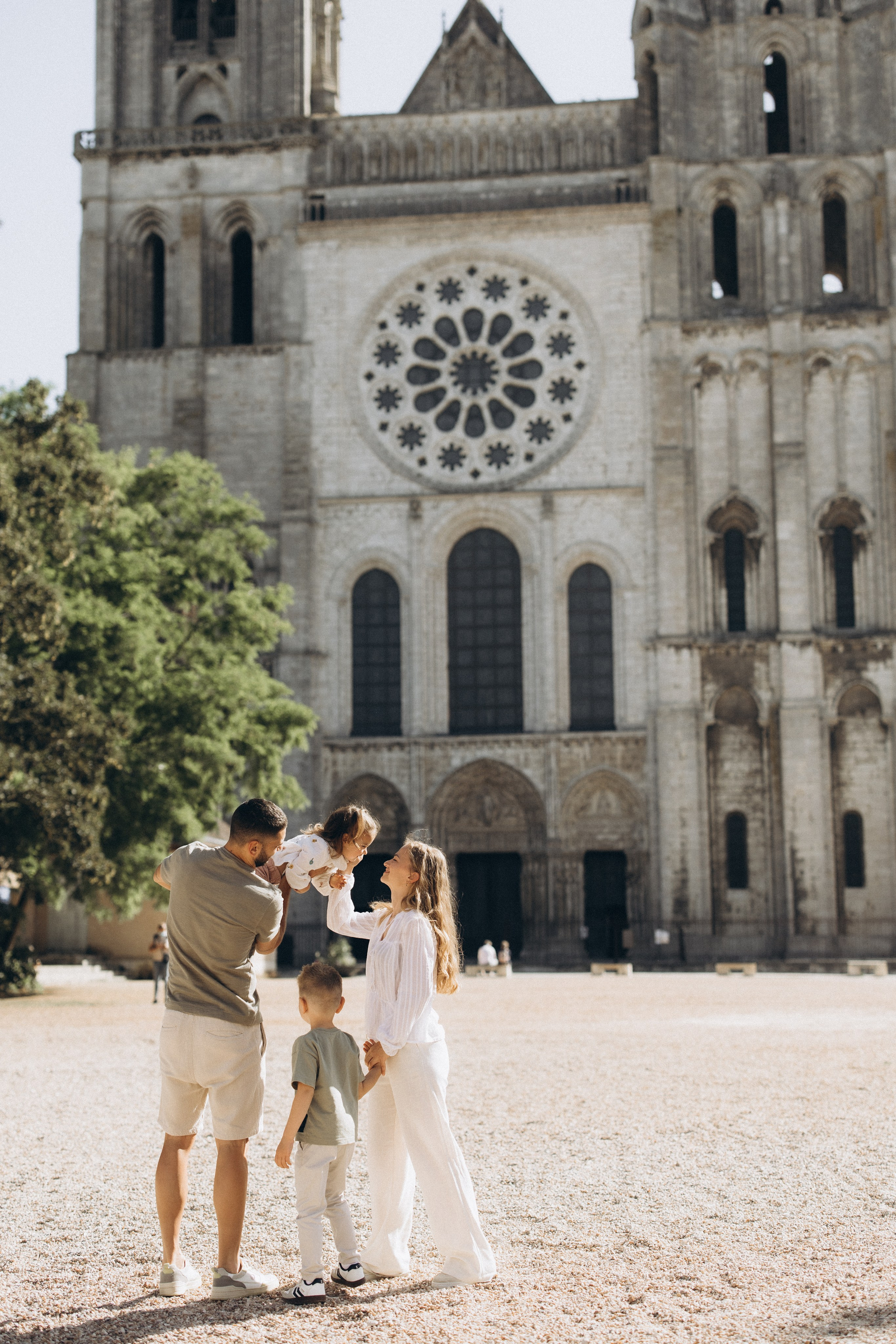 Un jour près de la Cathedral. Photographe à Chartres & Eure-et-Loir | Ekaterina Kudinova