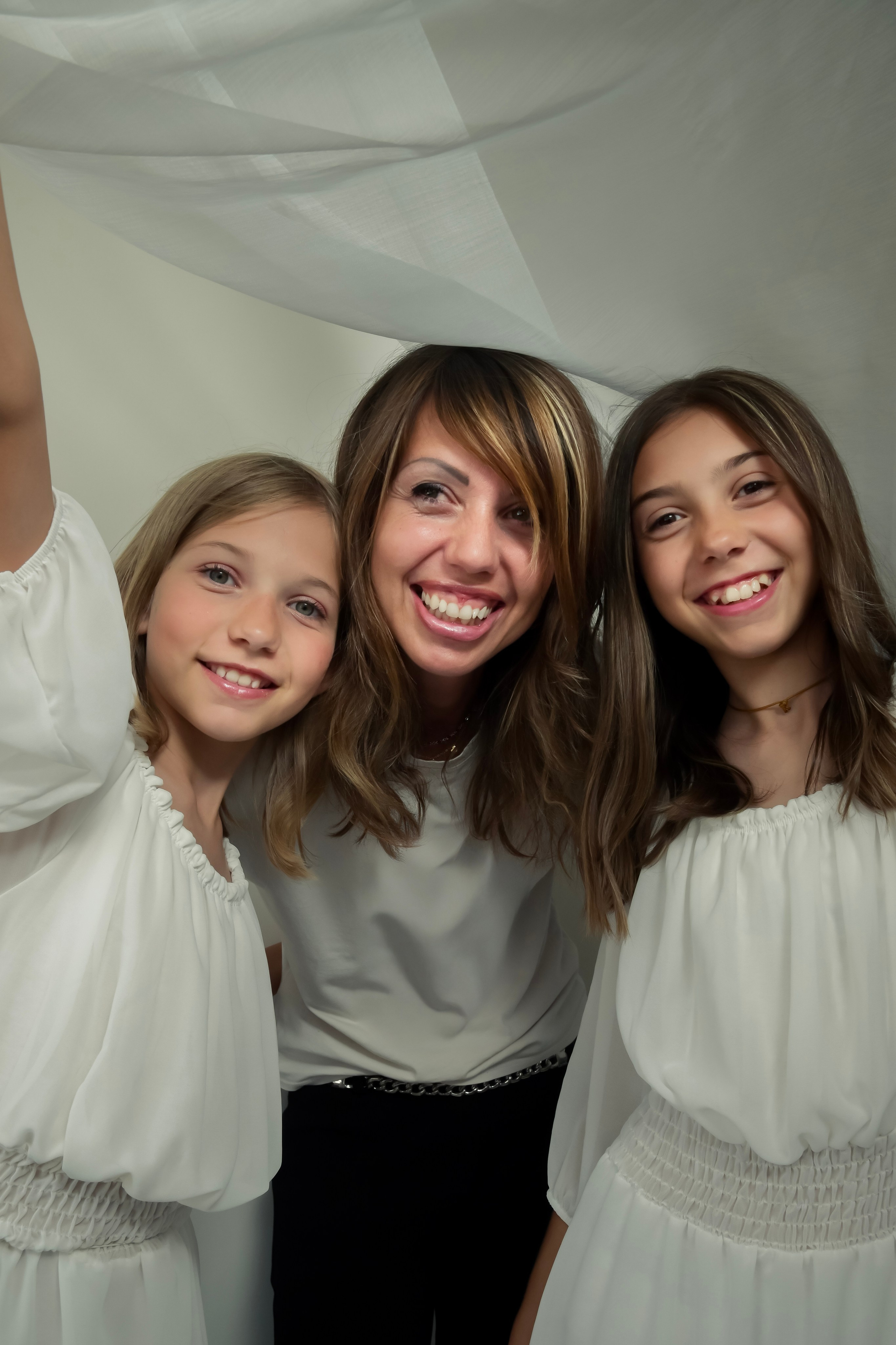 ELISA E SOFIA - SESSIONE FOTOGRAFICA ESTIVA LE SORELLE CON LA MAMMA