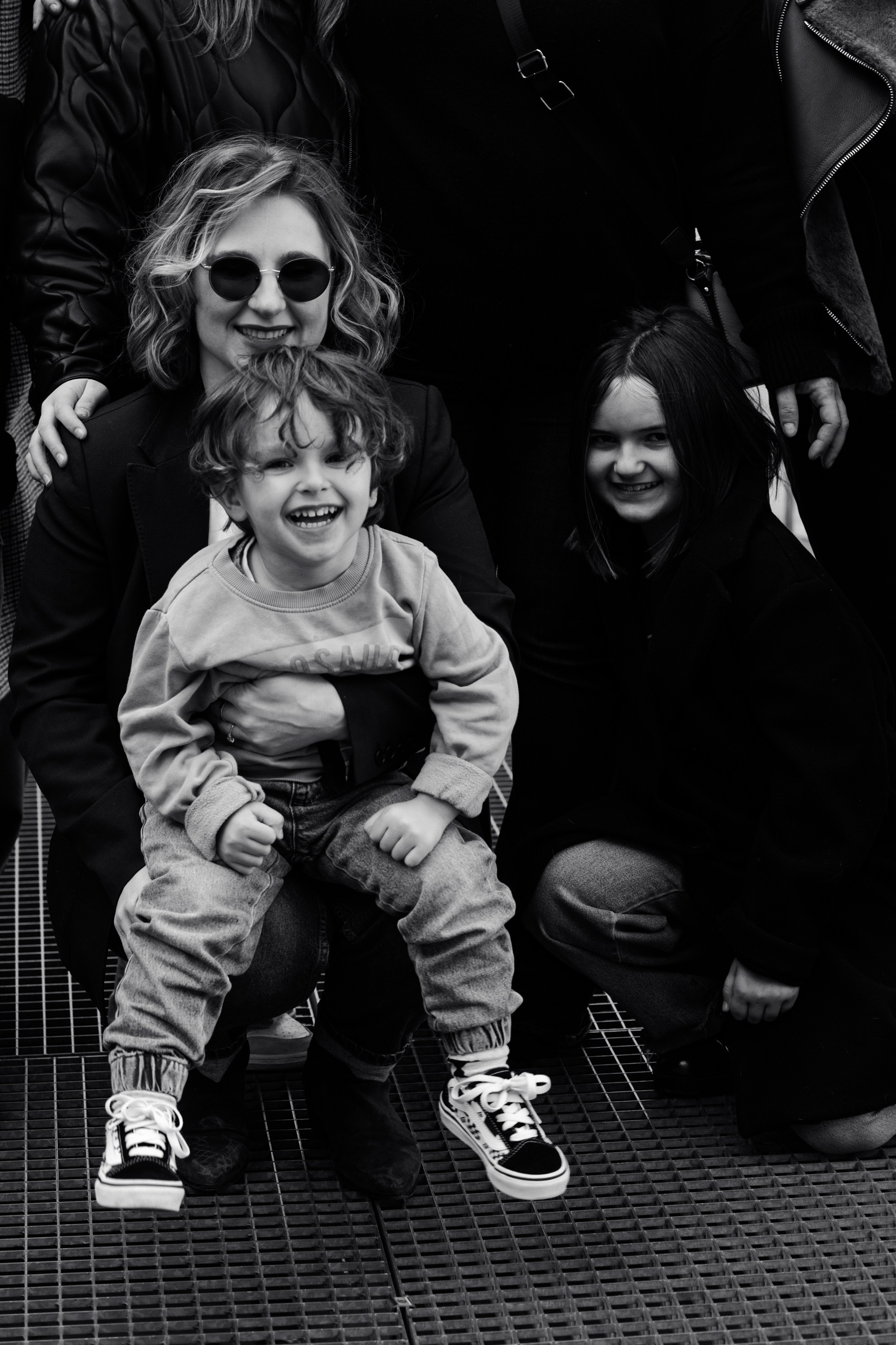 Big Family Photoshoot in Paris — Natural & Lifestyle Moments. Paris Wedding Photographer