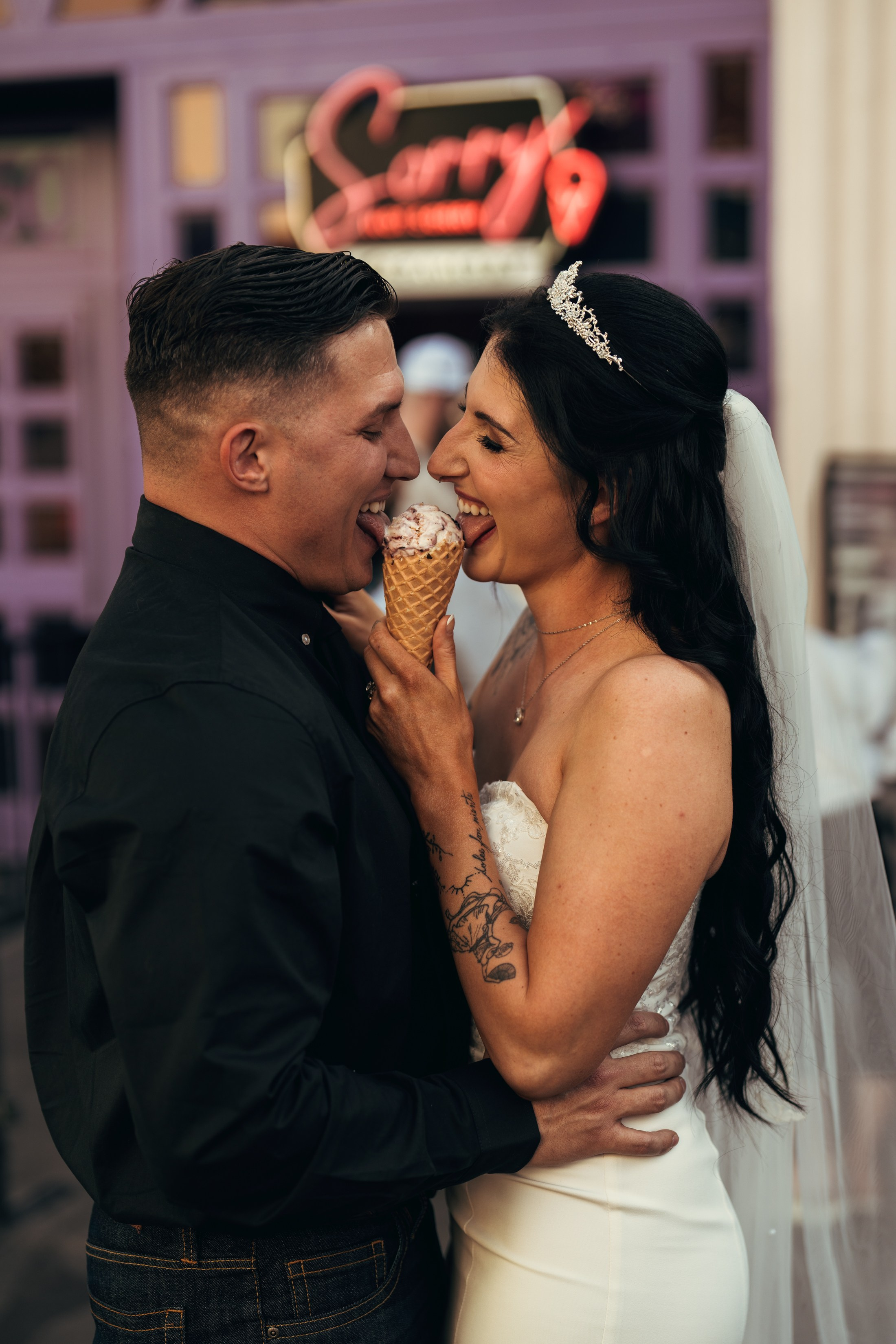 Krystina&Raymond. Wedding & elopement photographer Viktoriya Kravtsov. Las Vegas