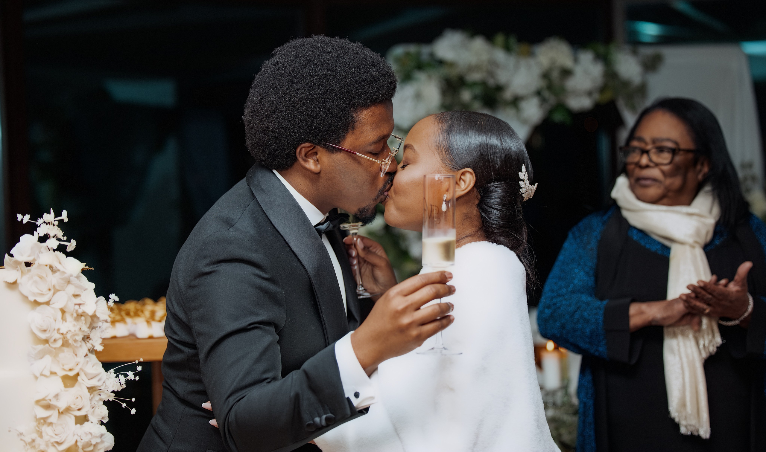 Nawik e Ethson. Fazemos o seu casamento ser lembrado por gerações