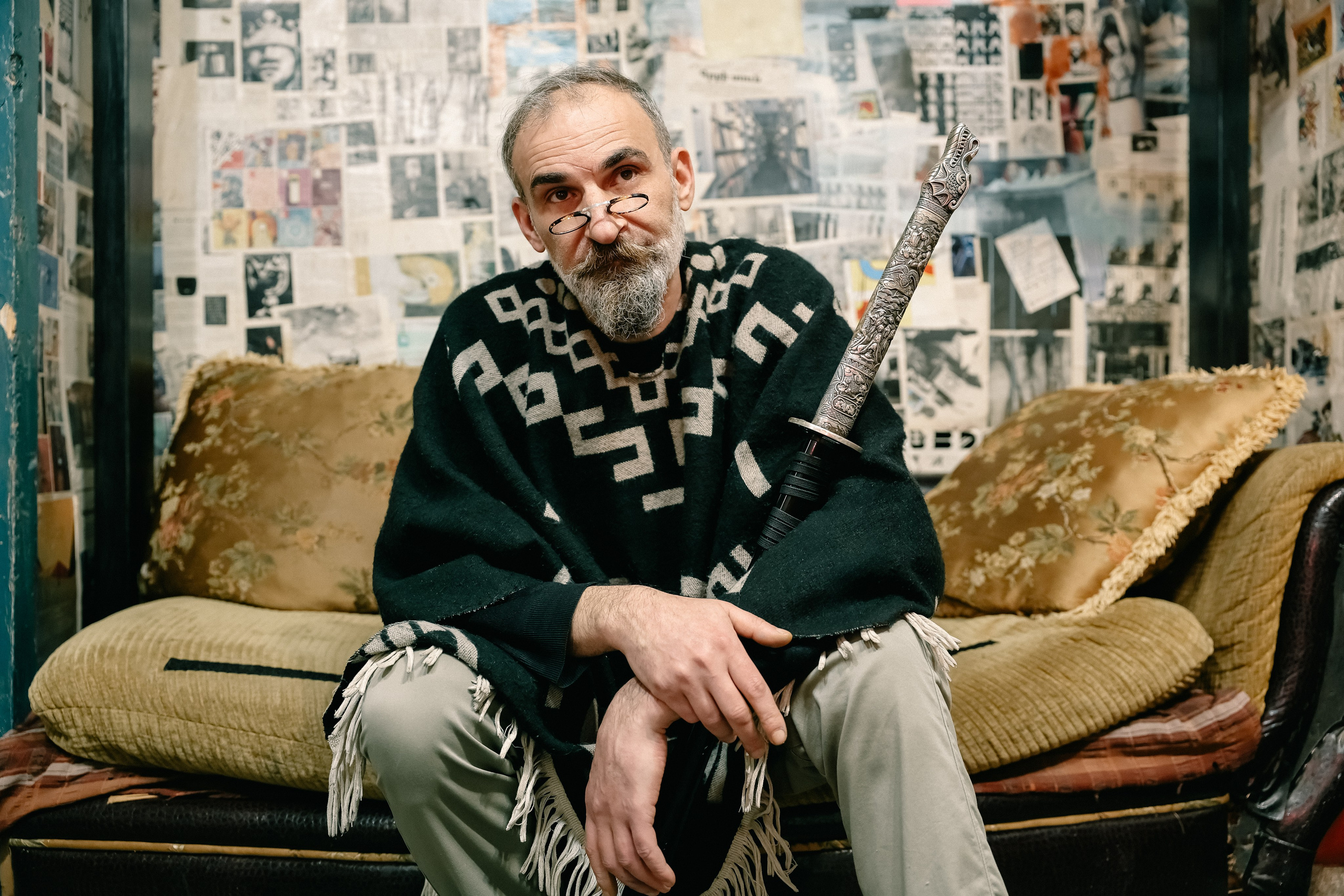 Reportage (artist's studio, sed velikodny — rush). Asmikiam