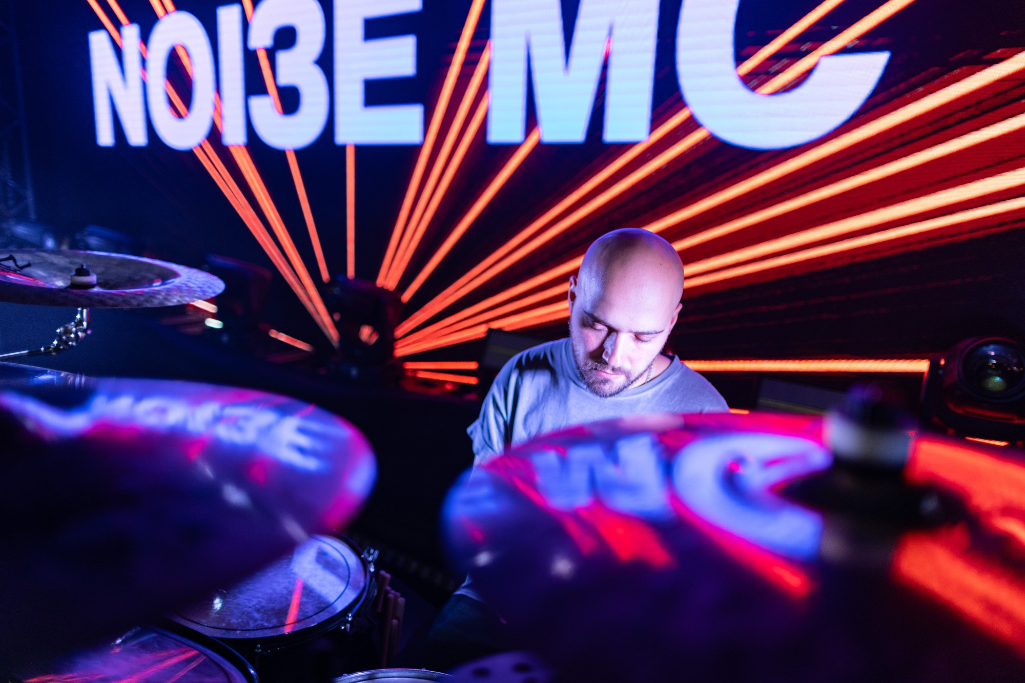 Noise MC. Dmitrii Lukinykh | Visuelles Storytelling & Cinematische Fotografie in Hamburg